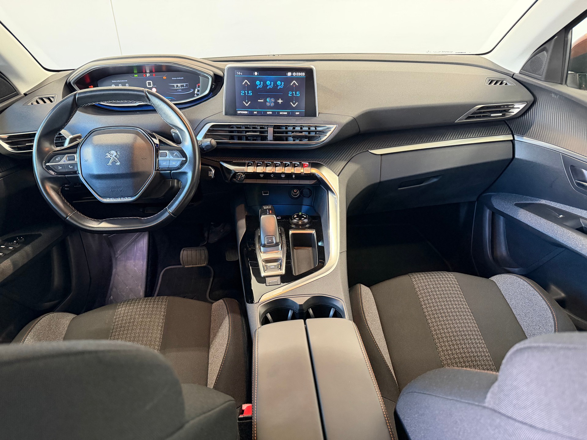 PEUGEOT 3008 1.2 PureTech Active EAT-image-7