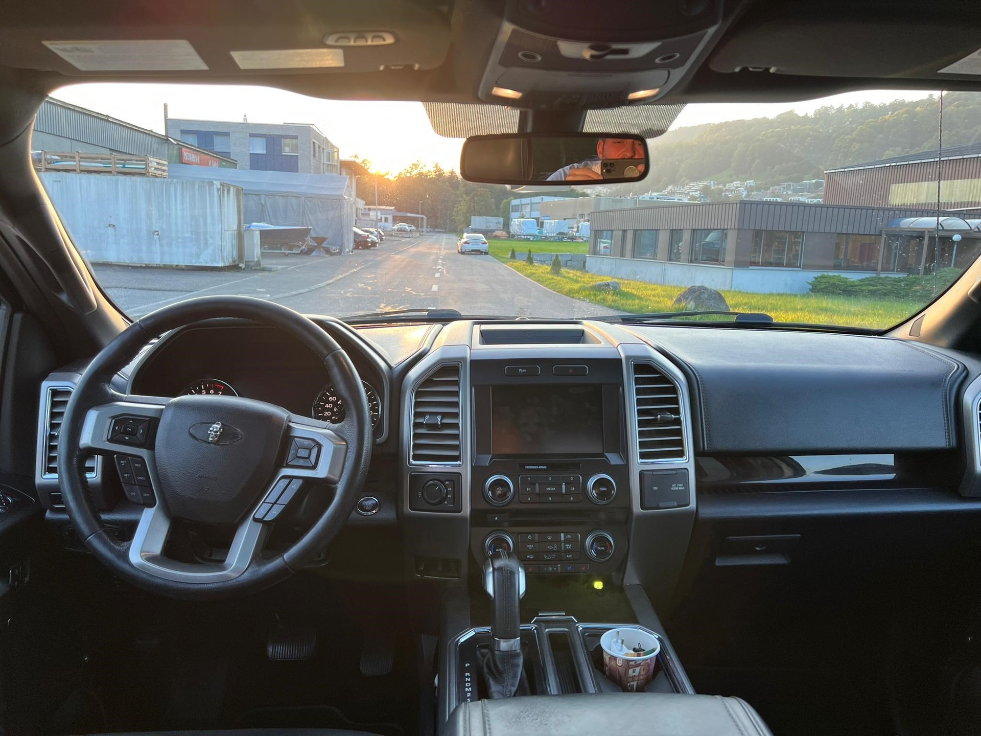 FORD F-Pickup Platinum Edition-image-4