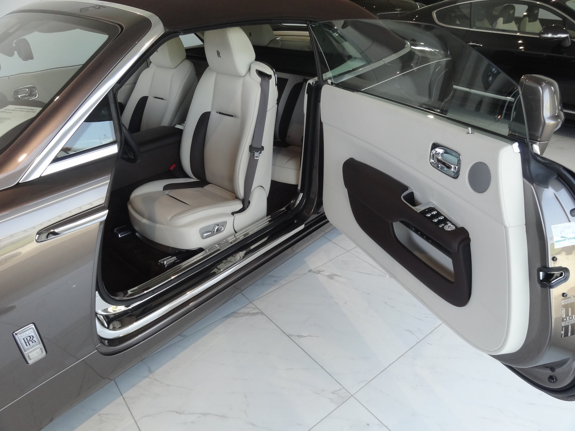 ROLLS-ROYCE Dawn 6.6 V12-image-5