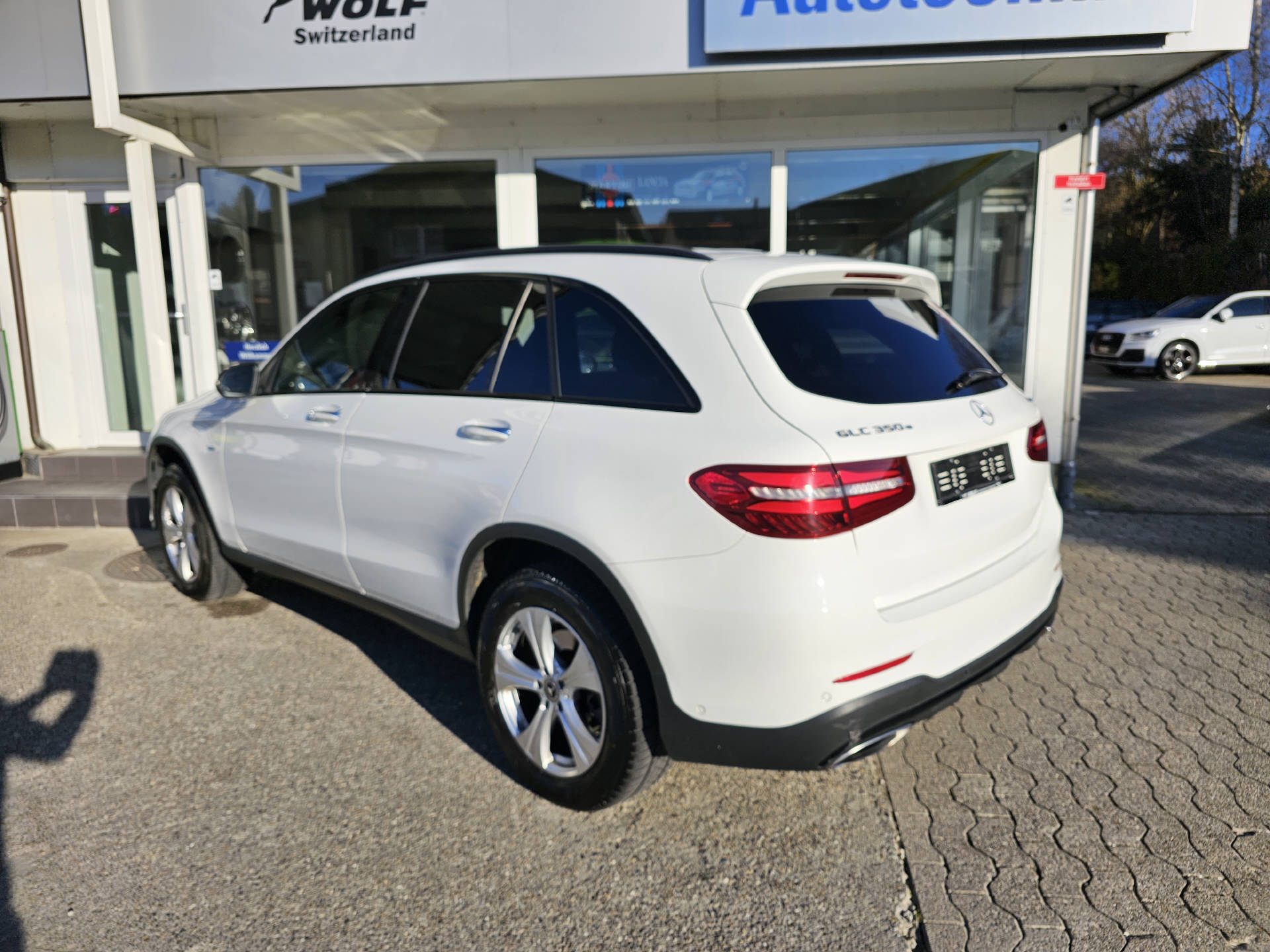 MERCEDES-BENZ GLC 350 e AMG Line 4m-image-5