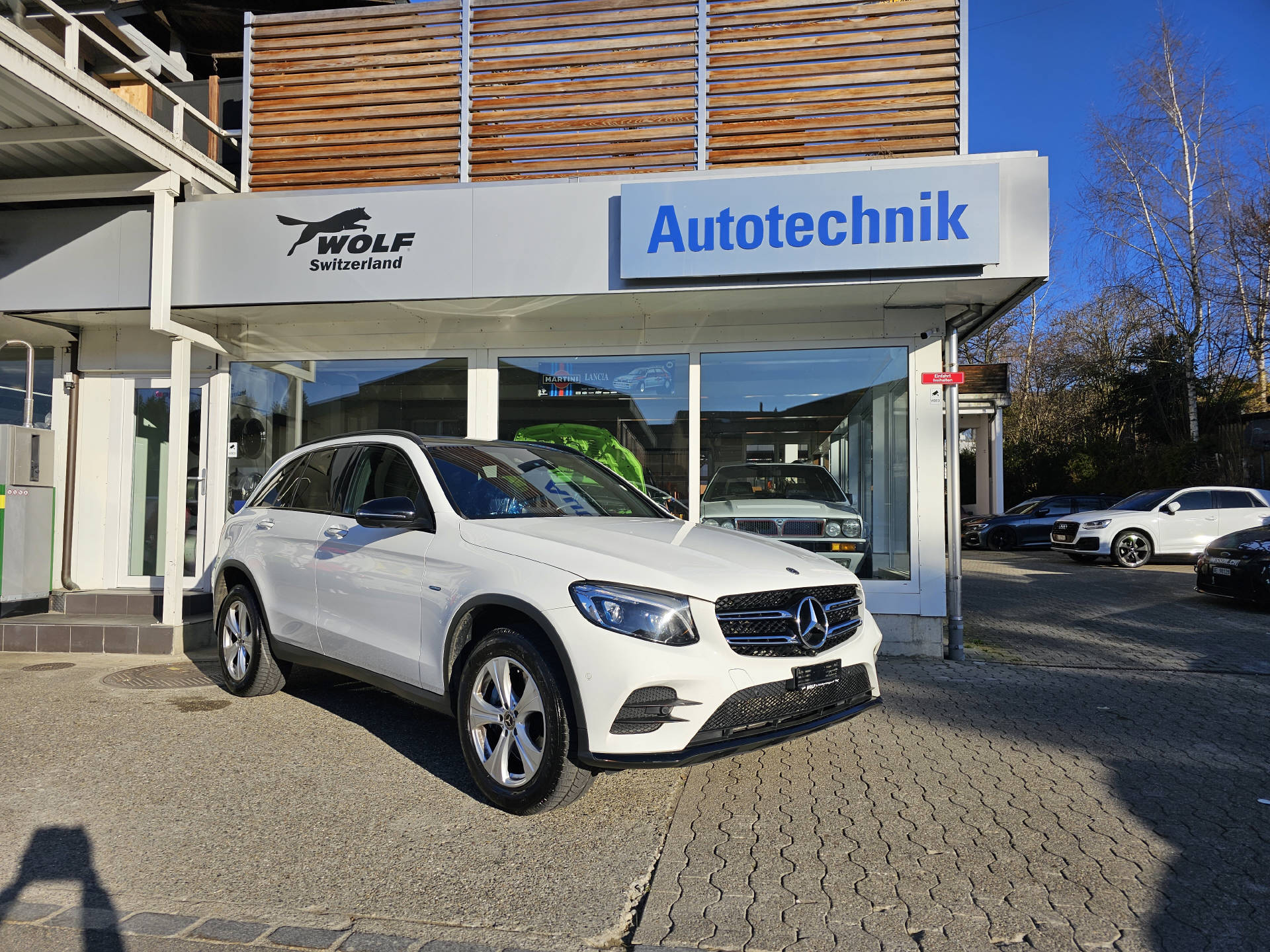 MERCEDES-BENZ GLC 350 e AMG Line 4m-image-0