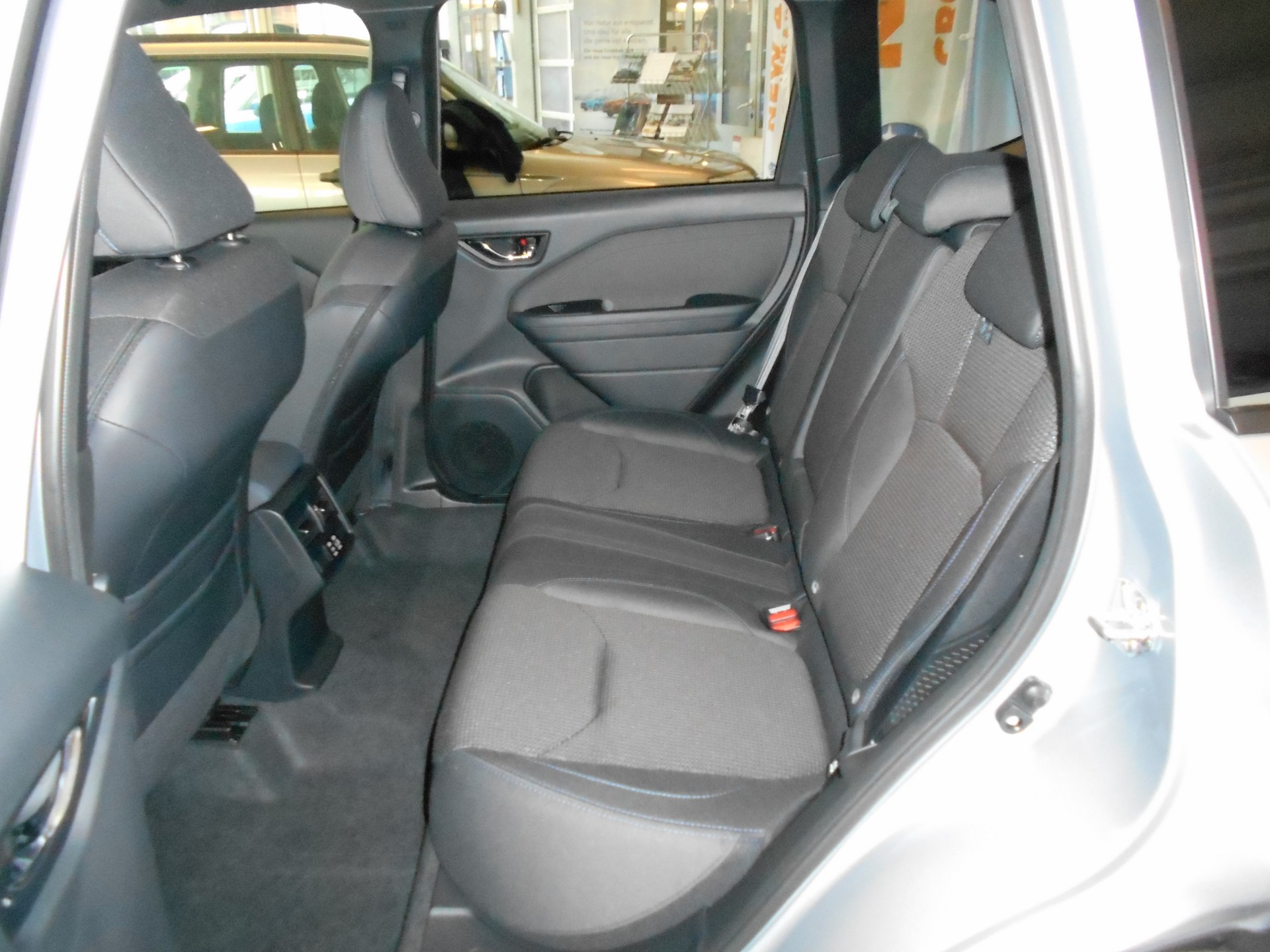 SUBARU 2.o e-Boxer Swiss Plus-image-8