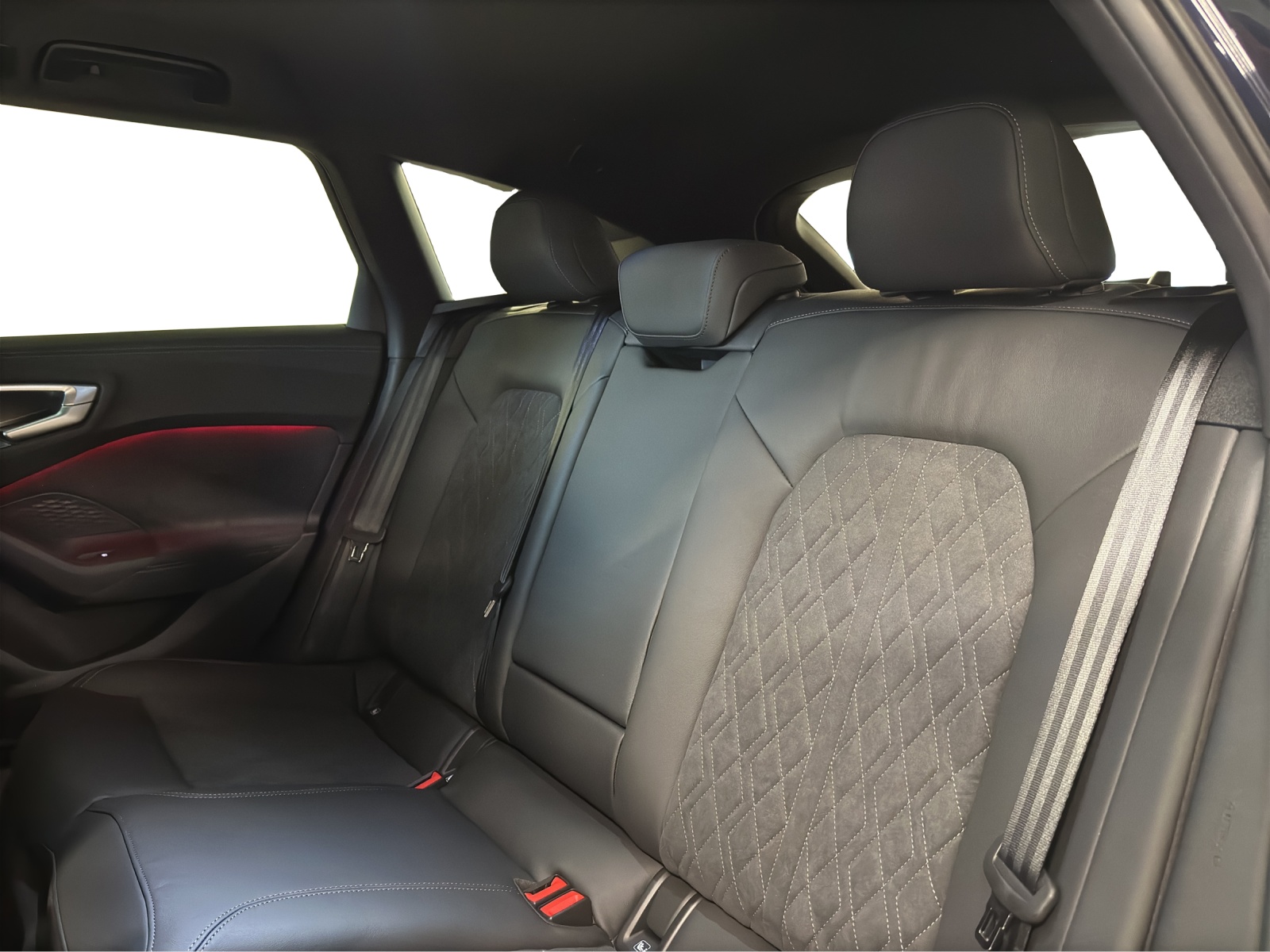 AUDI A5 Avant TDI quattro 150 kW S tronic-image-11