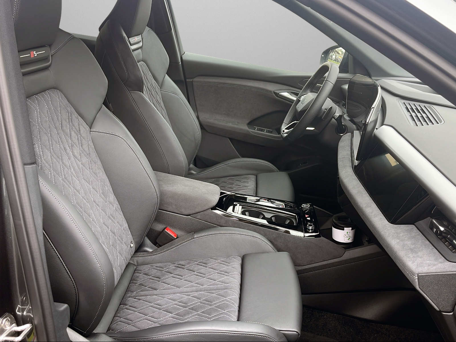 AUDI Q6 e-tron quattro-image-7