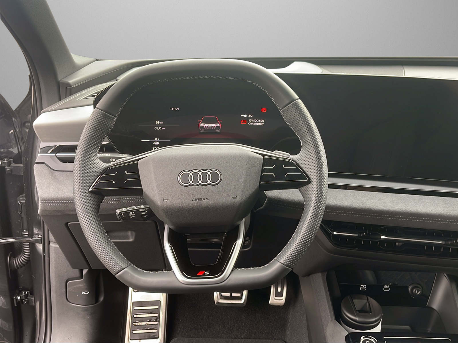 AUDI Q6 e-tron quattro-image-6