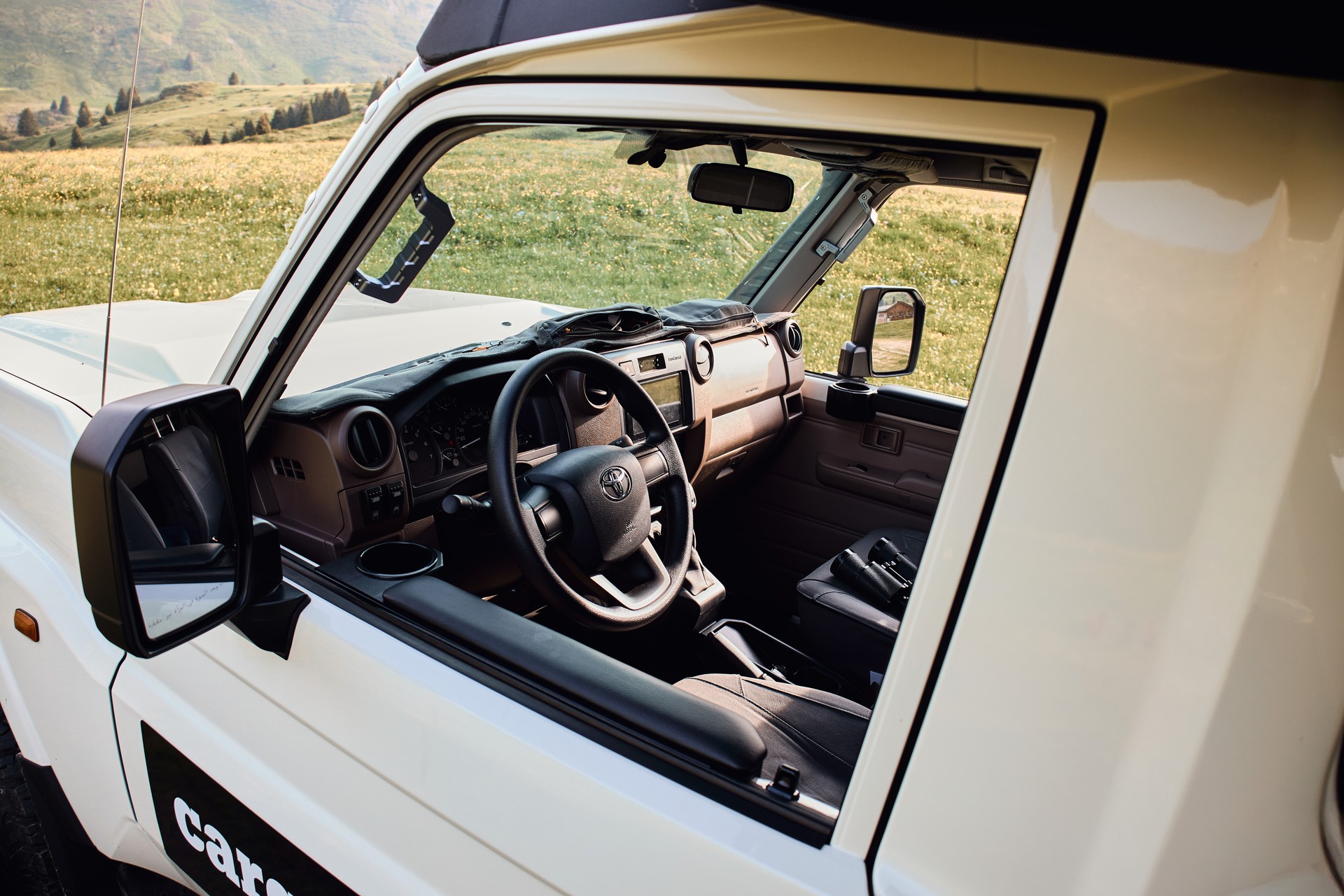 TOYOTA Land Cruiser GRJ 78-image-6