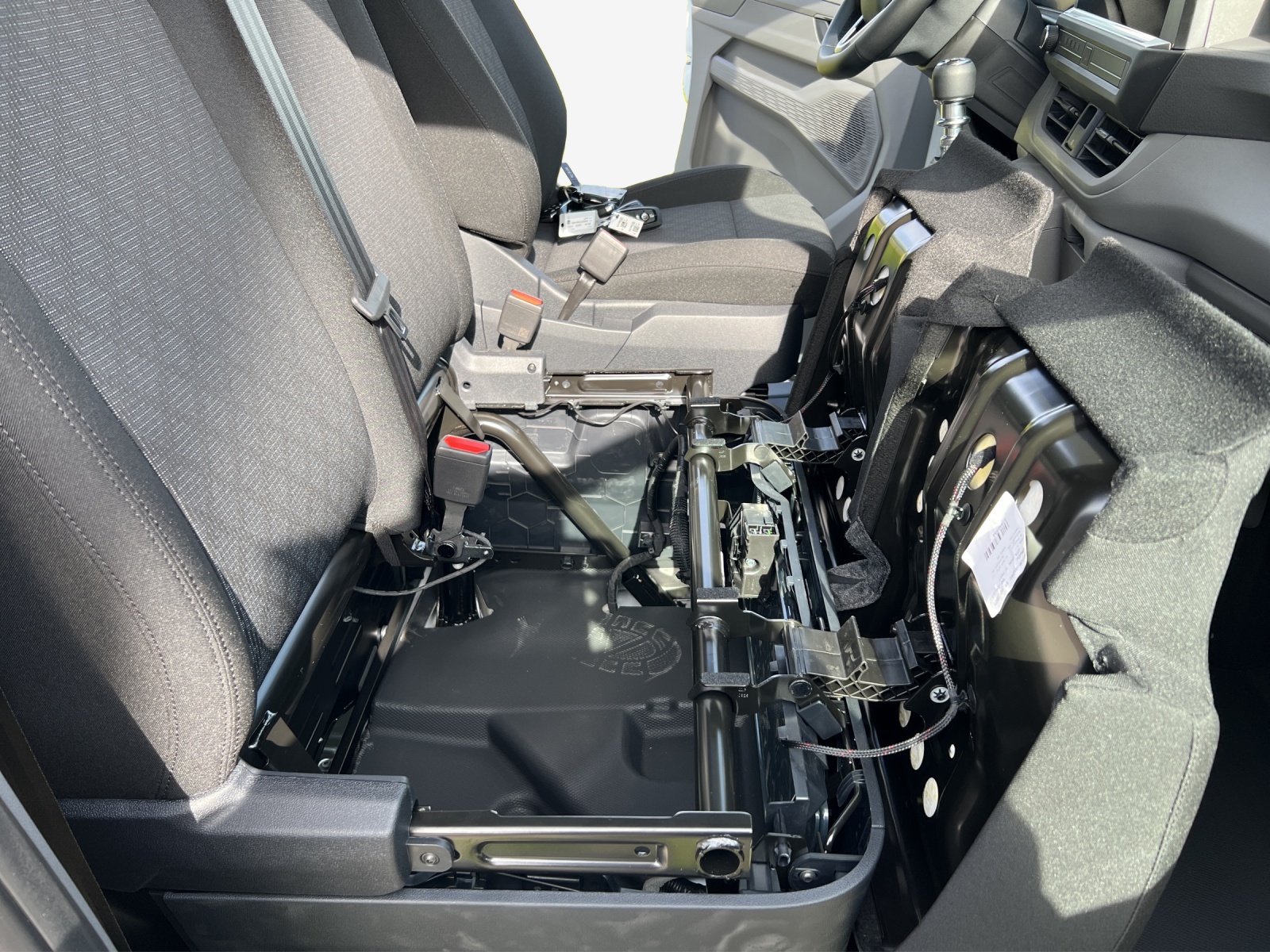 VW Transporter 2.0 TDI-image-11