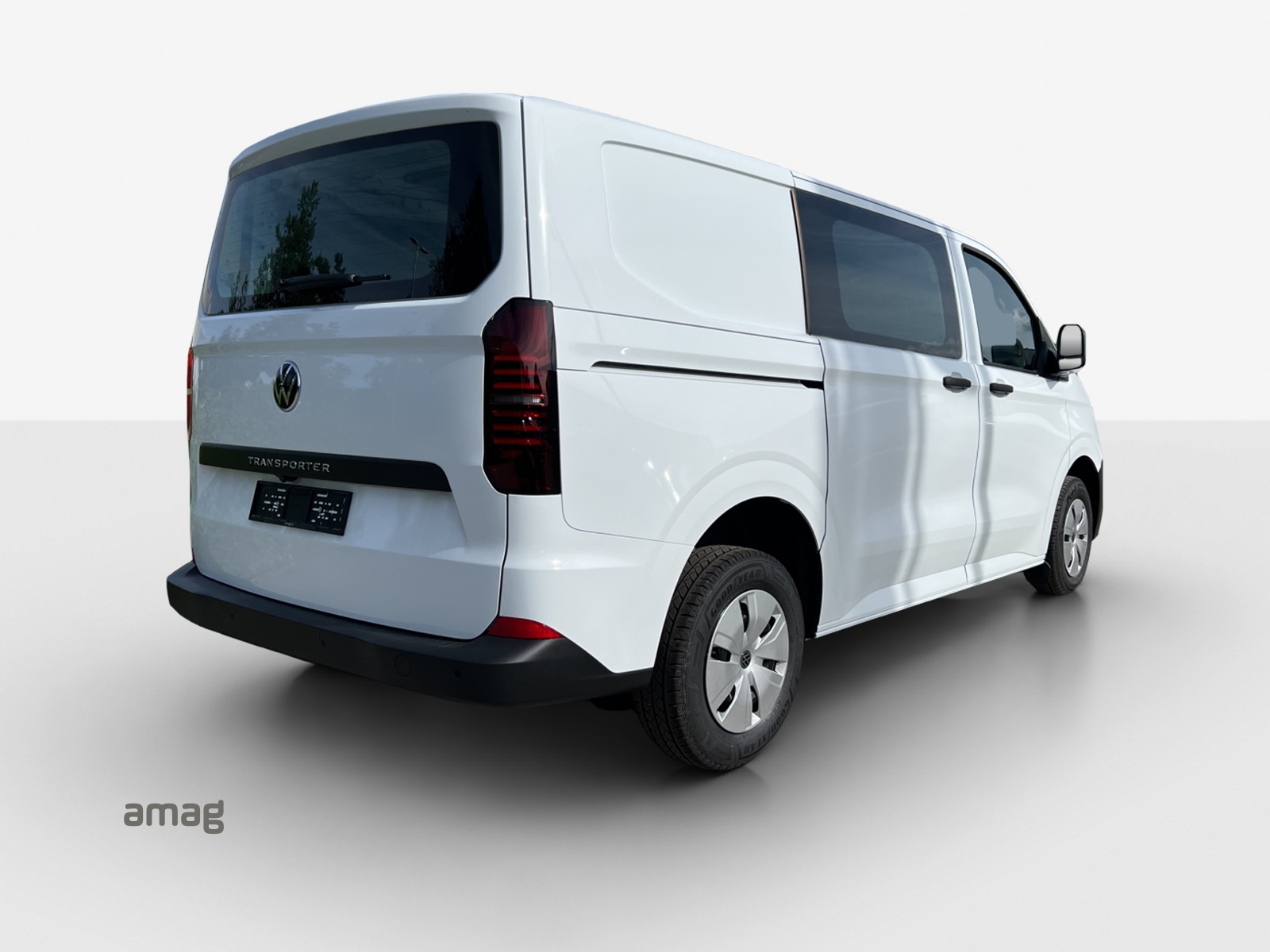 VW Transporter 2.0 TDI-image-4