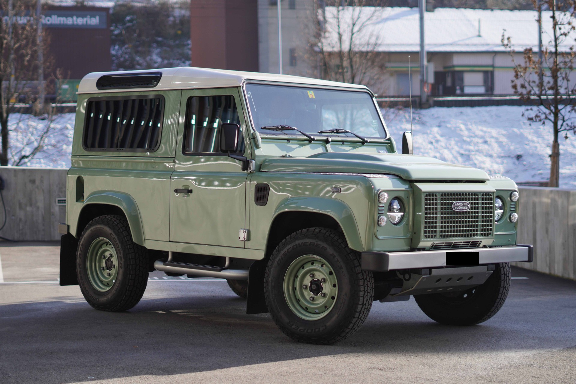 LAND ROVER Defender 90 2.2 TD4 Station Wagon Heritage-image-3