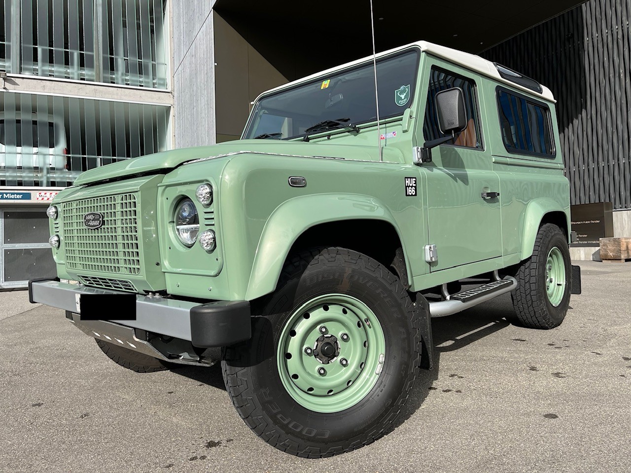 LAND ROVER Defender 90 2.2 TD4 Station Wagon Heritage-image-1