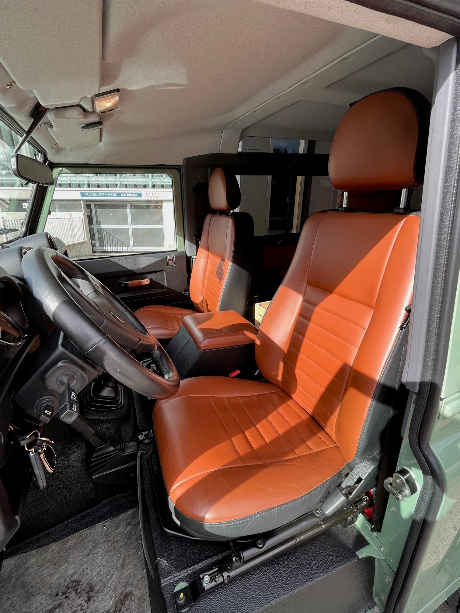 LAND ROVER Defender 90 2.2 TD4 Station Wagon Heritage-image-7