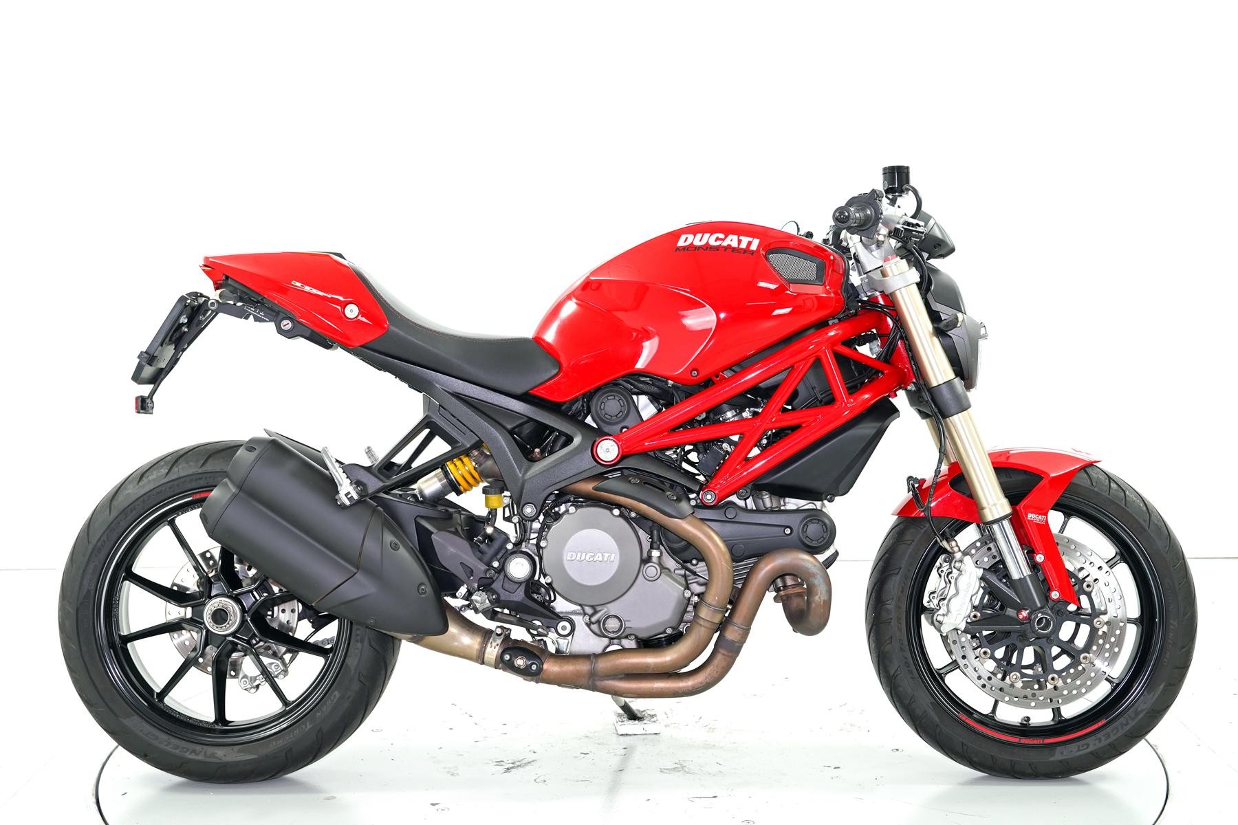 DUCATI Monster 1100 ABS-showroom-element-3