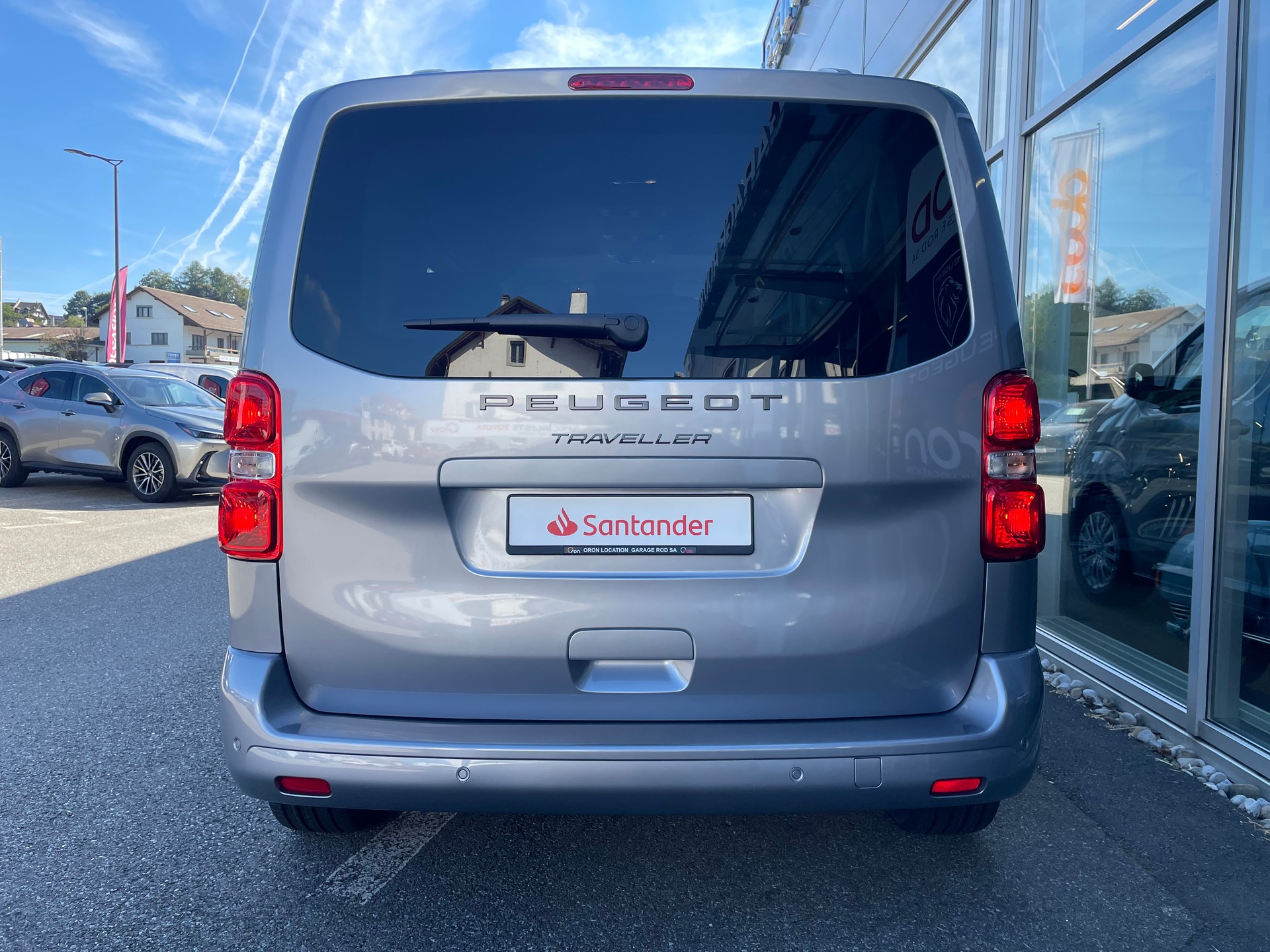 PEUGEOT Traveller 2.0 BlueHDi Business Standard EAT8-image-4