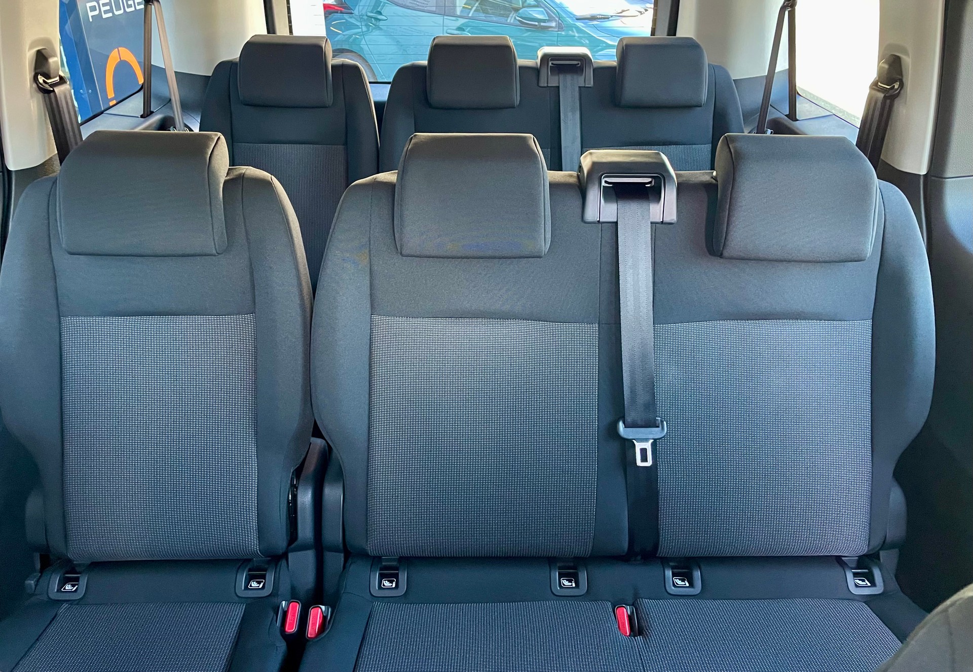 PEUGEOT Traveller 2.0 BlueHDi Business Standard EAT8-image-10
