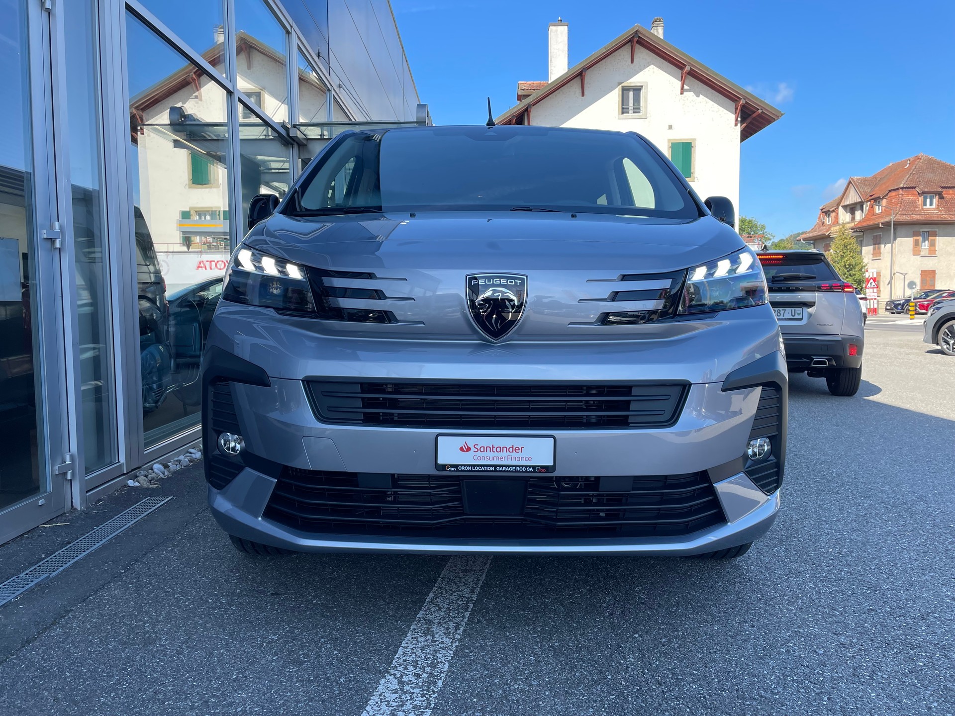 PEUGEOT Traveller 2.0 BlueHDi Business Standard EAT8-image-1