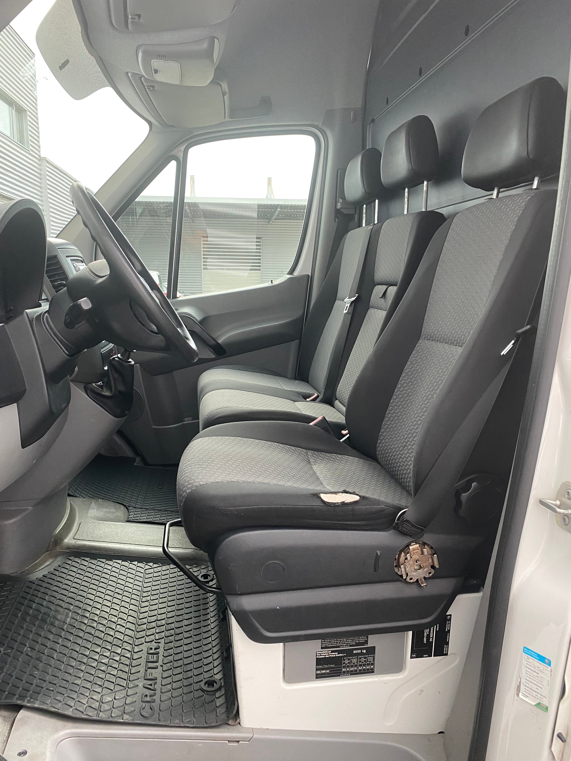 VW Crafter 35L 2.0 TDI CR-image-15