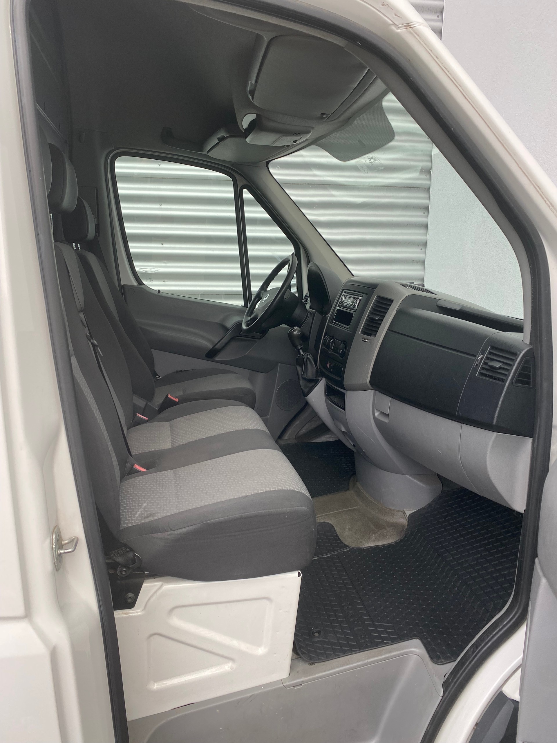 VW Crafter 35L 2.0 TDI CR-image-8