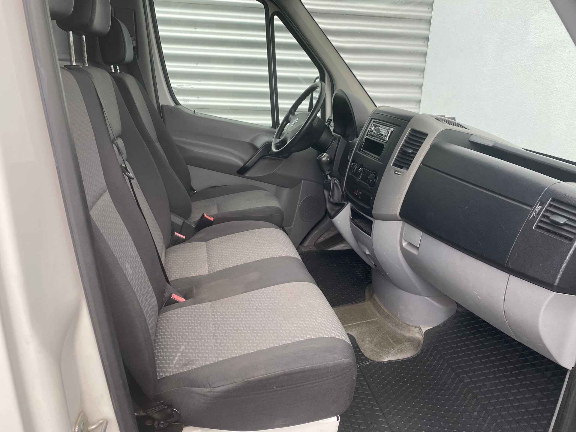VW Crafter 35L 2.0 TDI CR-image-9