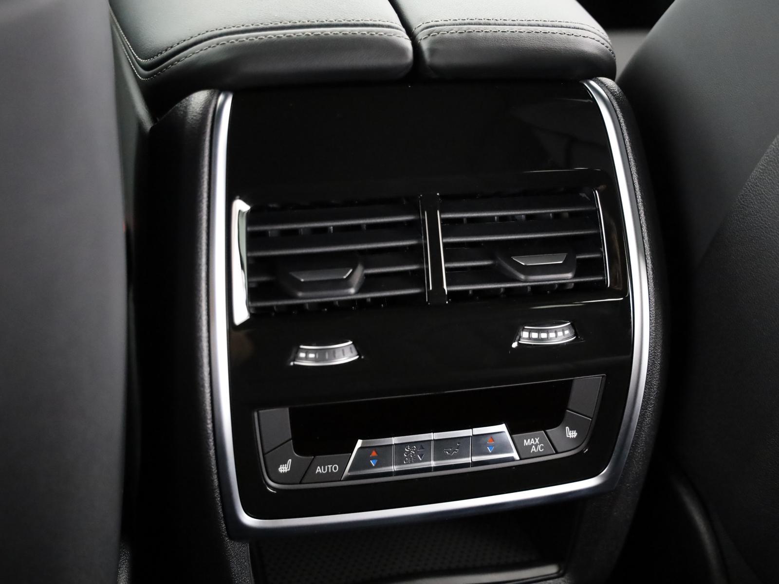 BMW X5 xDrive 48V 40i M Sport Pro Steptronic-image-17
