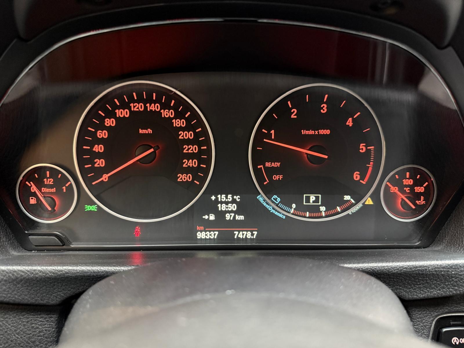 BMW 320d xDrive Touring-image-20