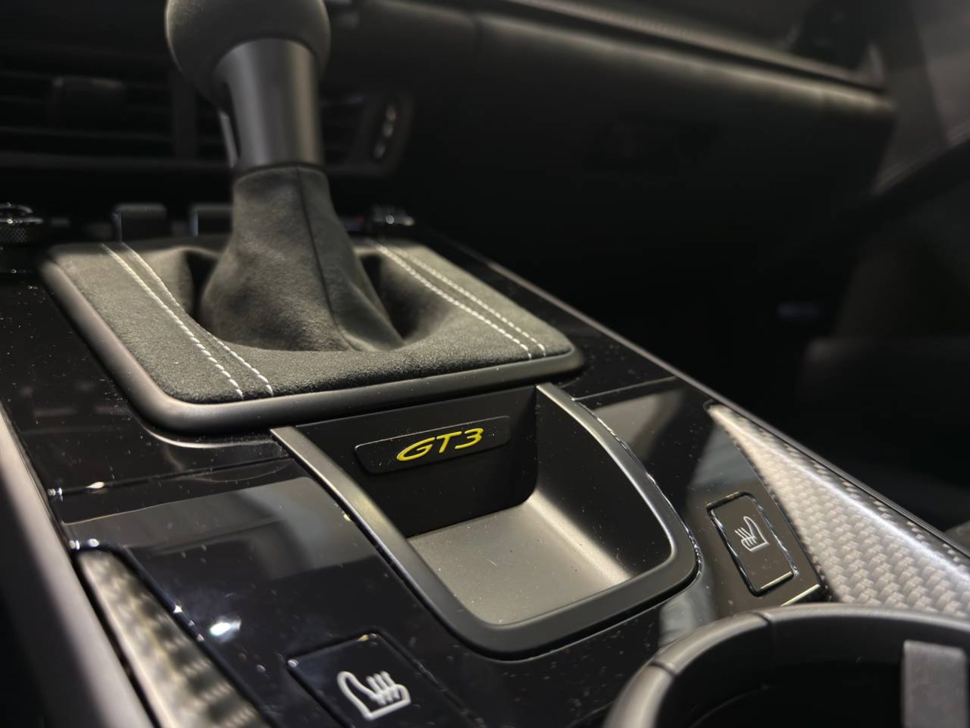 PORSCHE 911 GT3-image-24