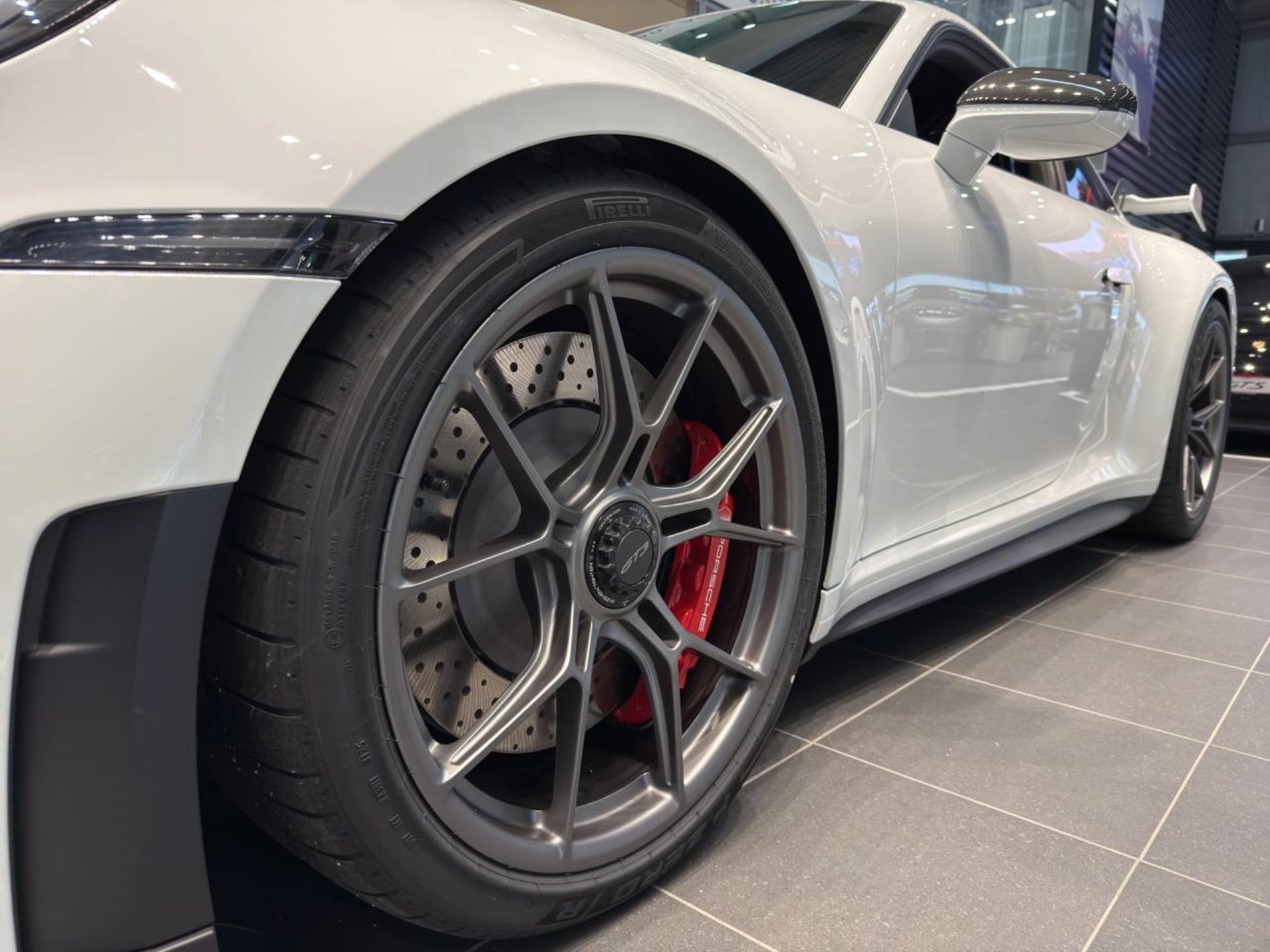 PORSCHE 911 GT3-image-11