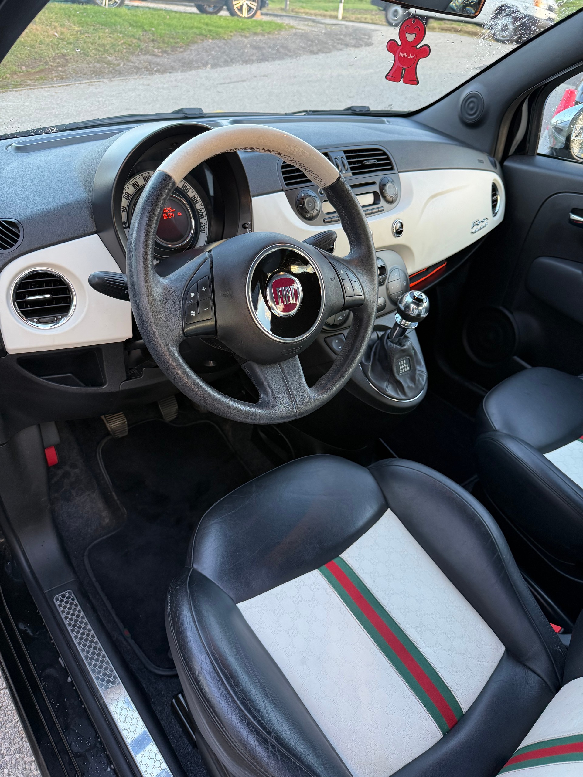 FIAT 500 1.4 16V by Gucci-image-5