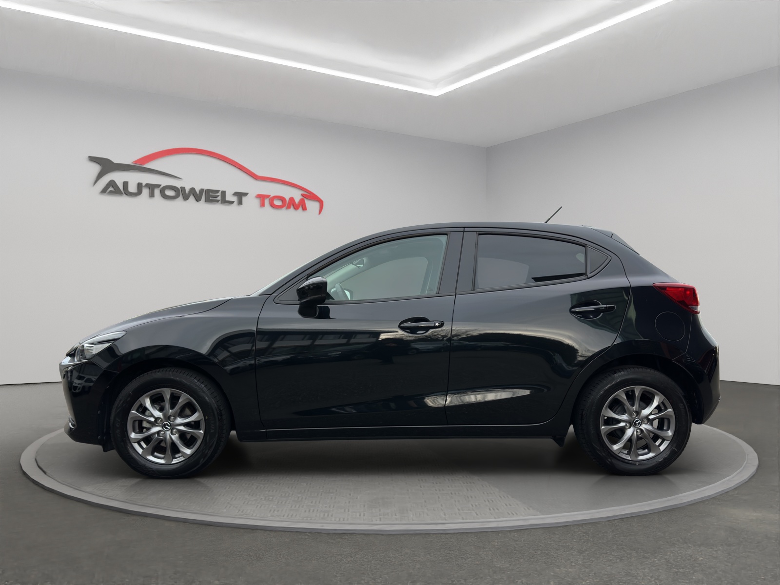 MAZDA 2 SKYACTIV-G 90 Ambition Plus-image-1