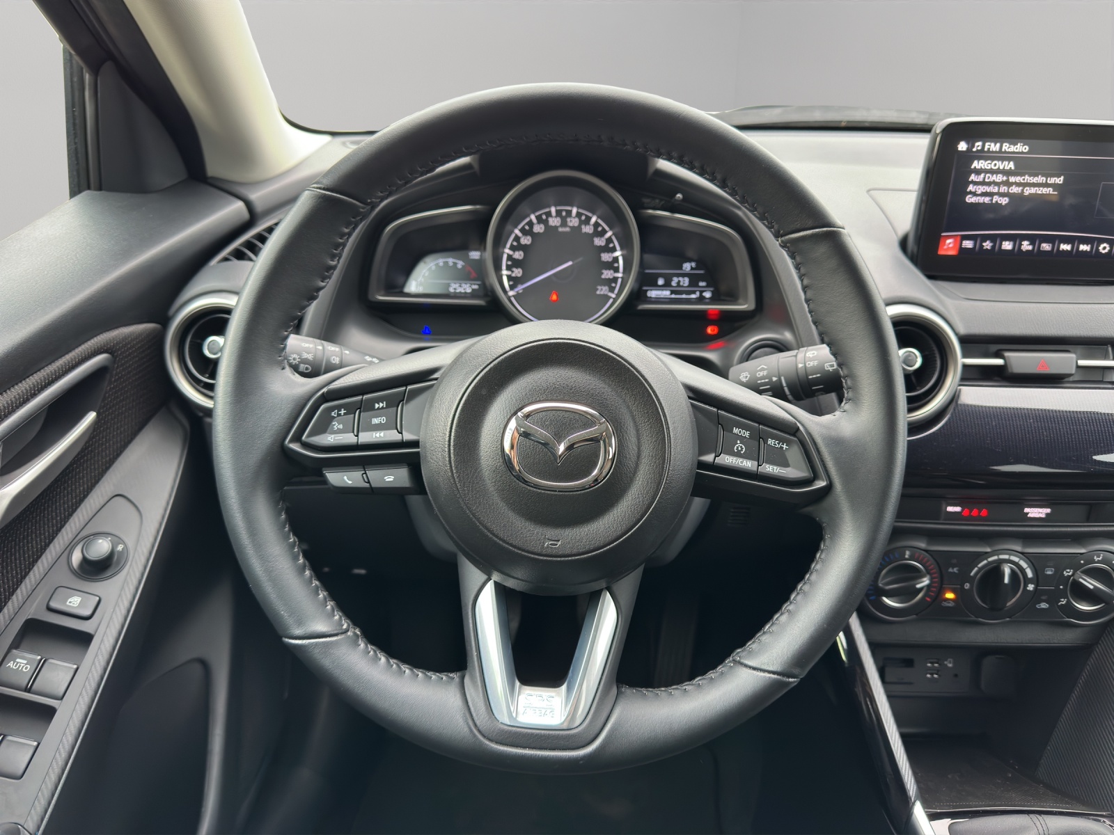 MAZDA 2 SKYACTIV-G 90 Ambition Plus-image-9