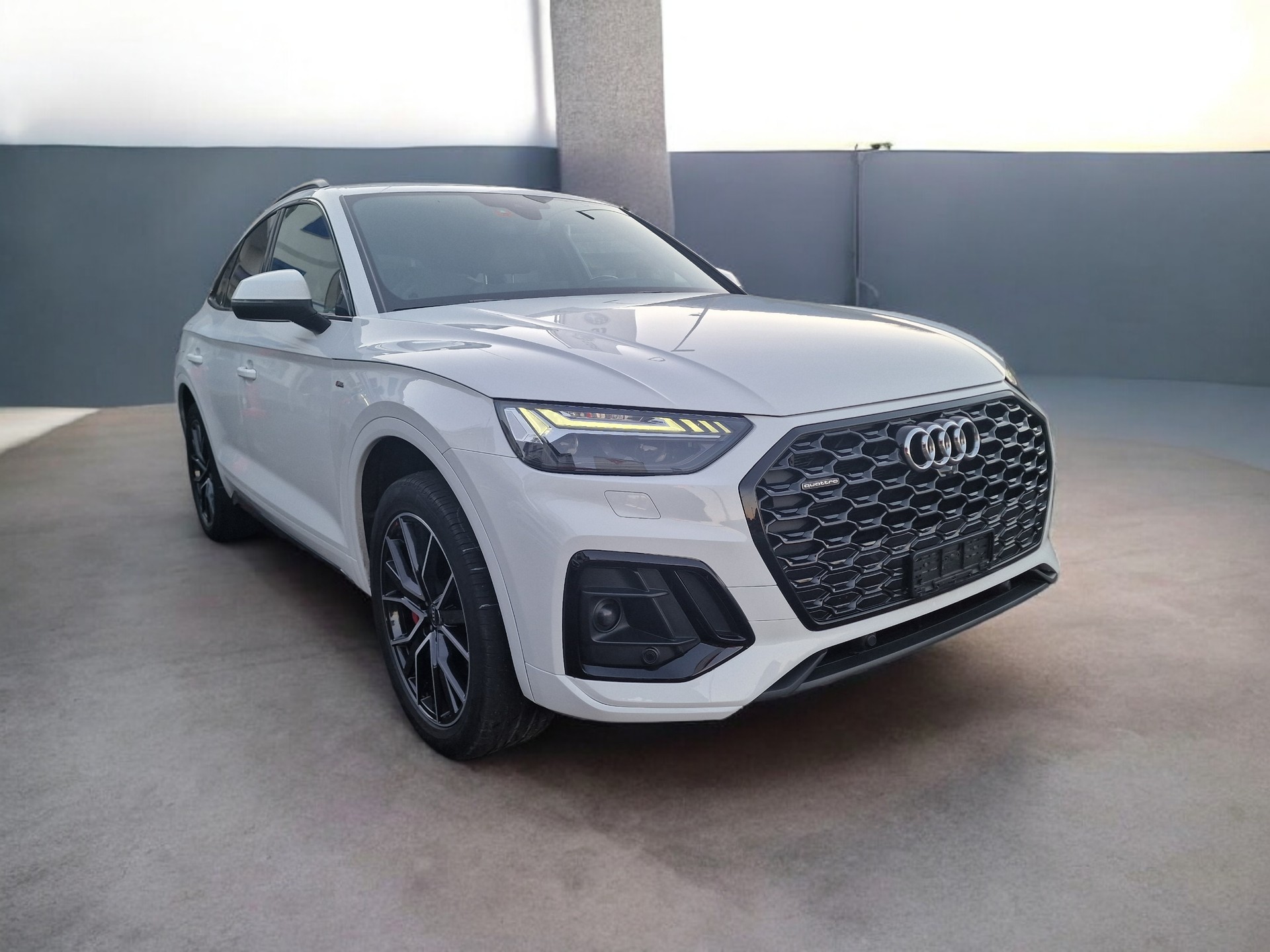 AUDI Q5 Sportback 55 TFSI e PHEV S line quattro S-tronic 8xAlu 24Mt Gara-image-3