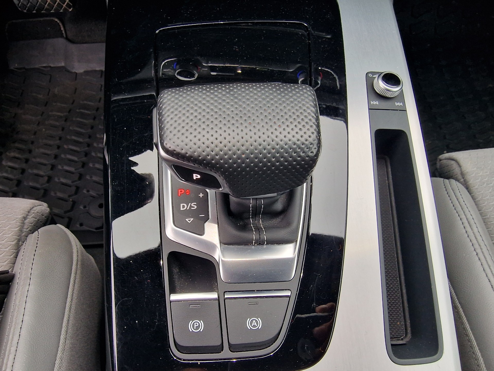 AUDI Q5 Sportback 55 TFSI e PHEV S line quattro S-tronic 8xAlu 24Mt Gara-image-18