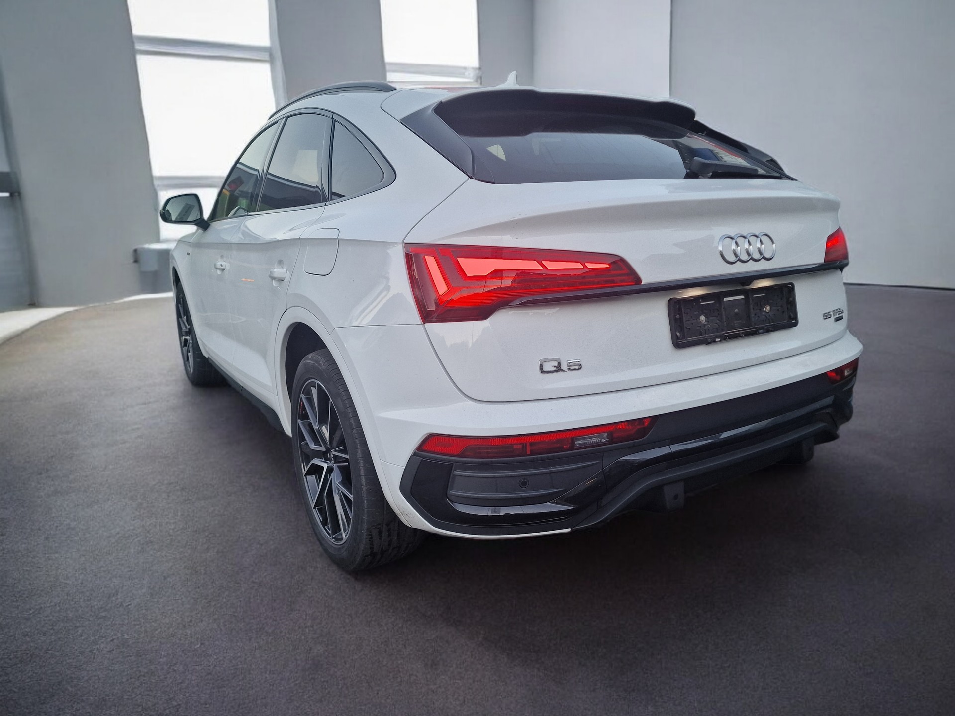AUDI Q5 Sportback 55 TFSI e PHEV S line quattro S-tronic 8xAlu 24Mt Gara-image-6