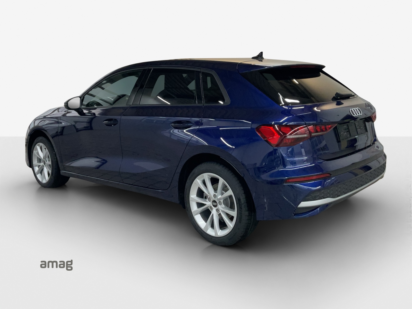 AUDI A3 Sportback TFSI 110 kW Attraction S tronic-image-2