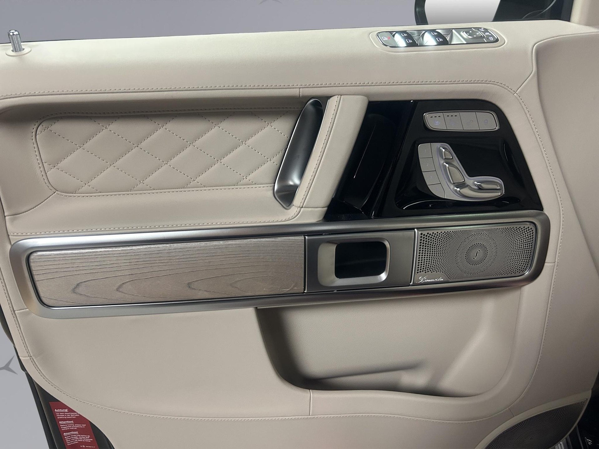 MERCEDES-BENZ G 63 AMG-image-15