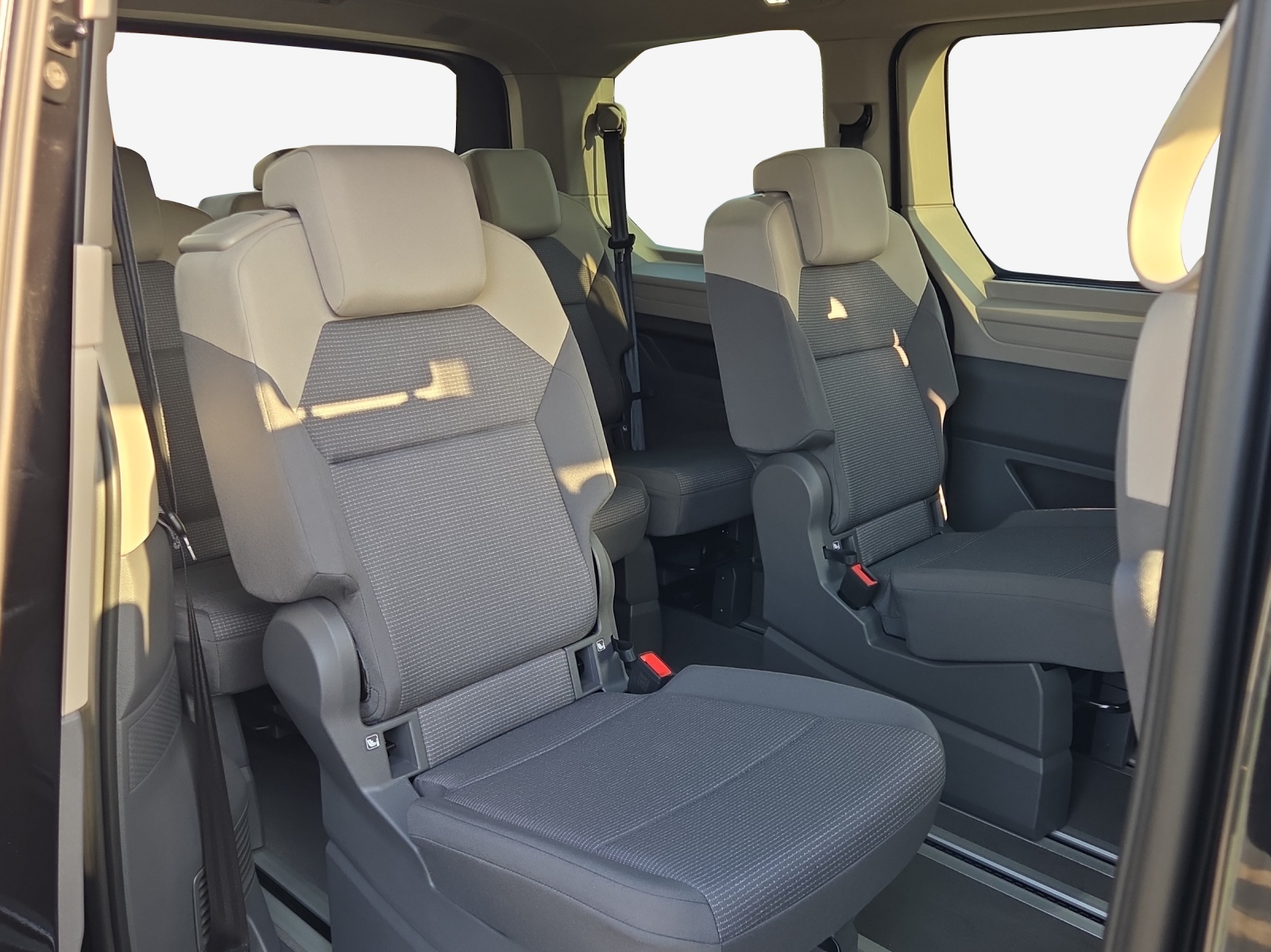 VW Multivan 2.0 TDI Liberty DSG-image-14