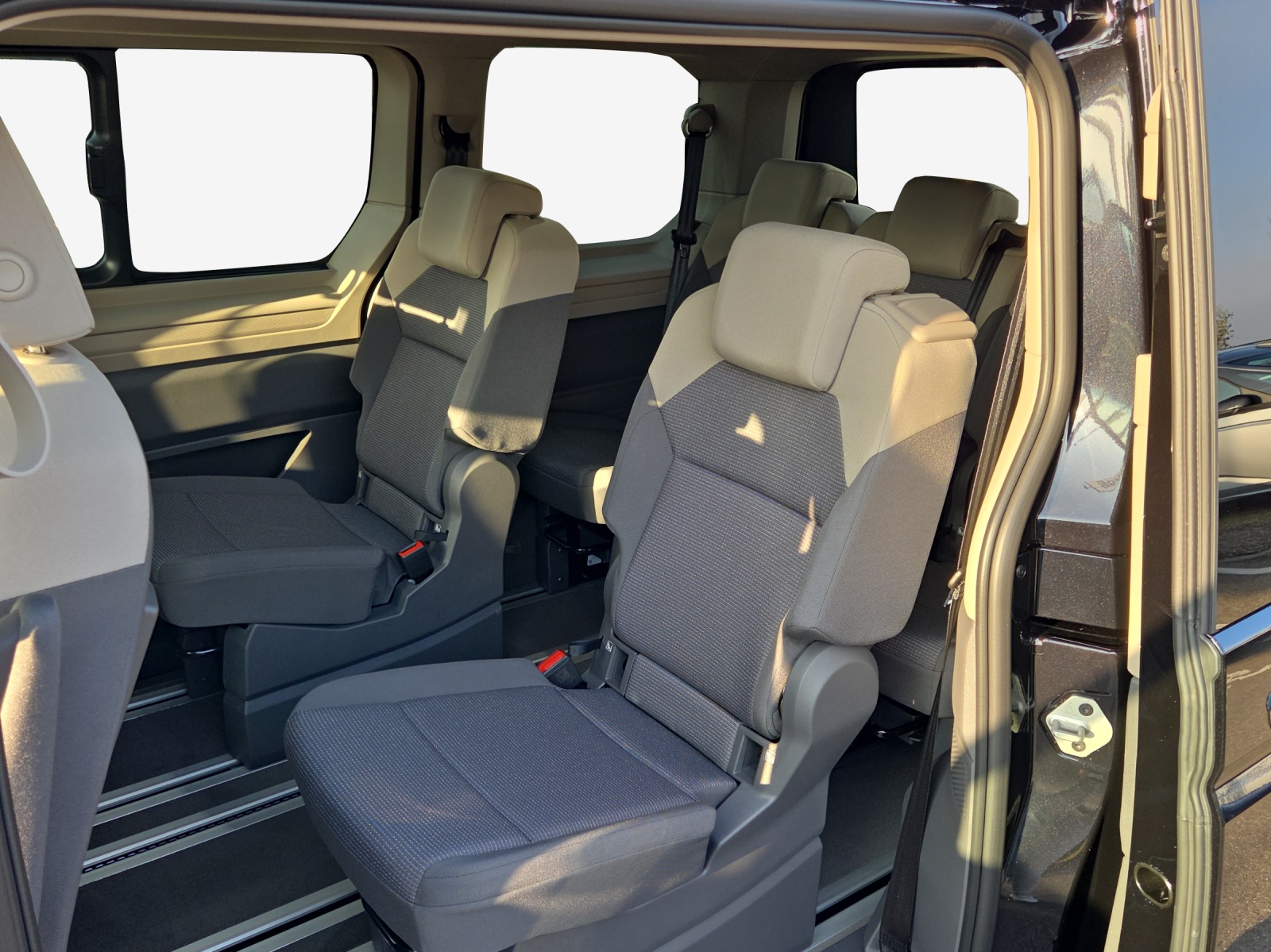 VW Multivan 2.0 TDI Liberty DSG-image-11