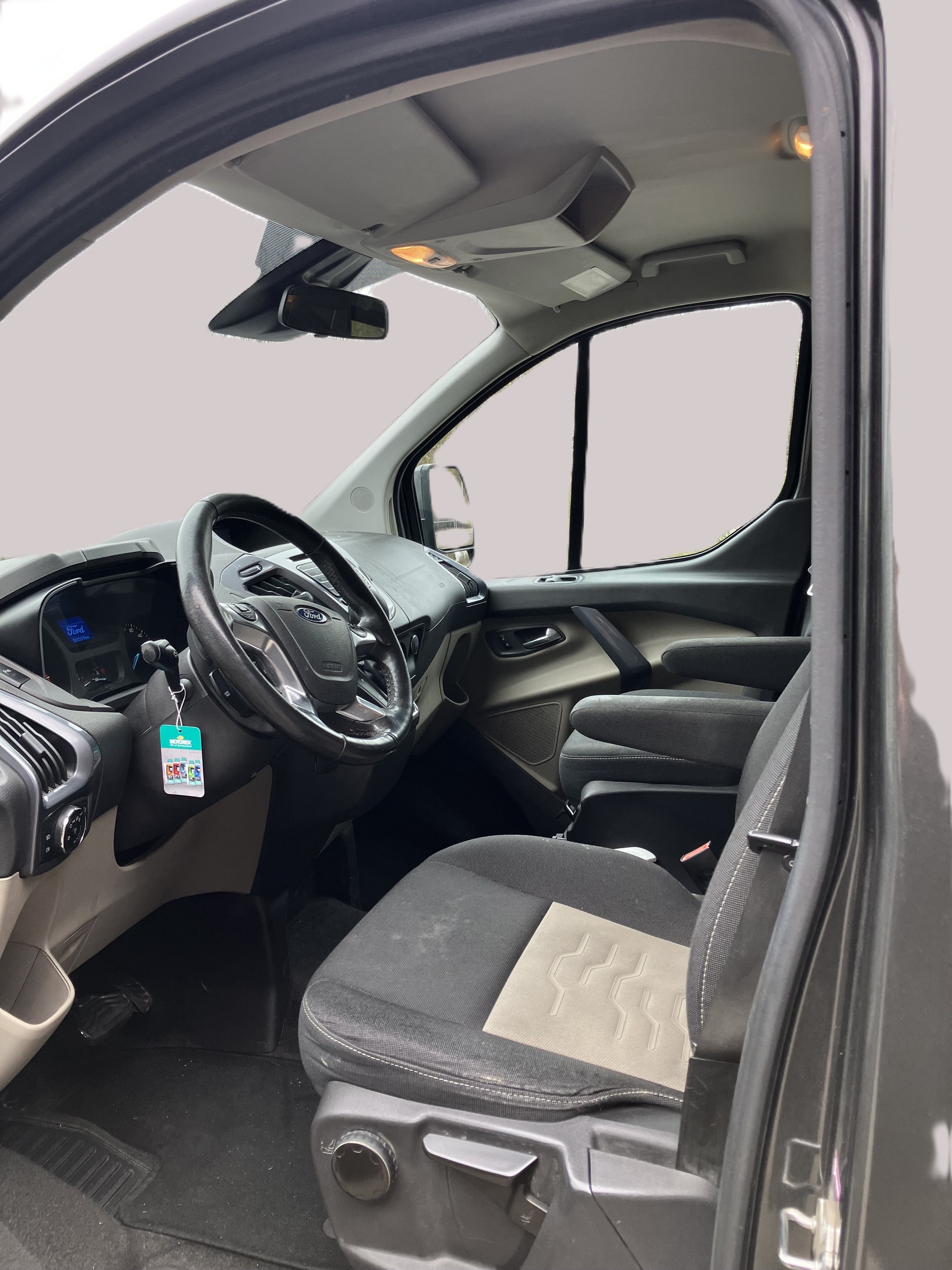 FORD Tourneo Custom 310 L2H1 Titanium SelectShift A-image-2