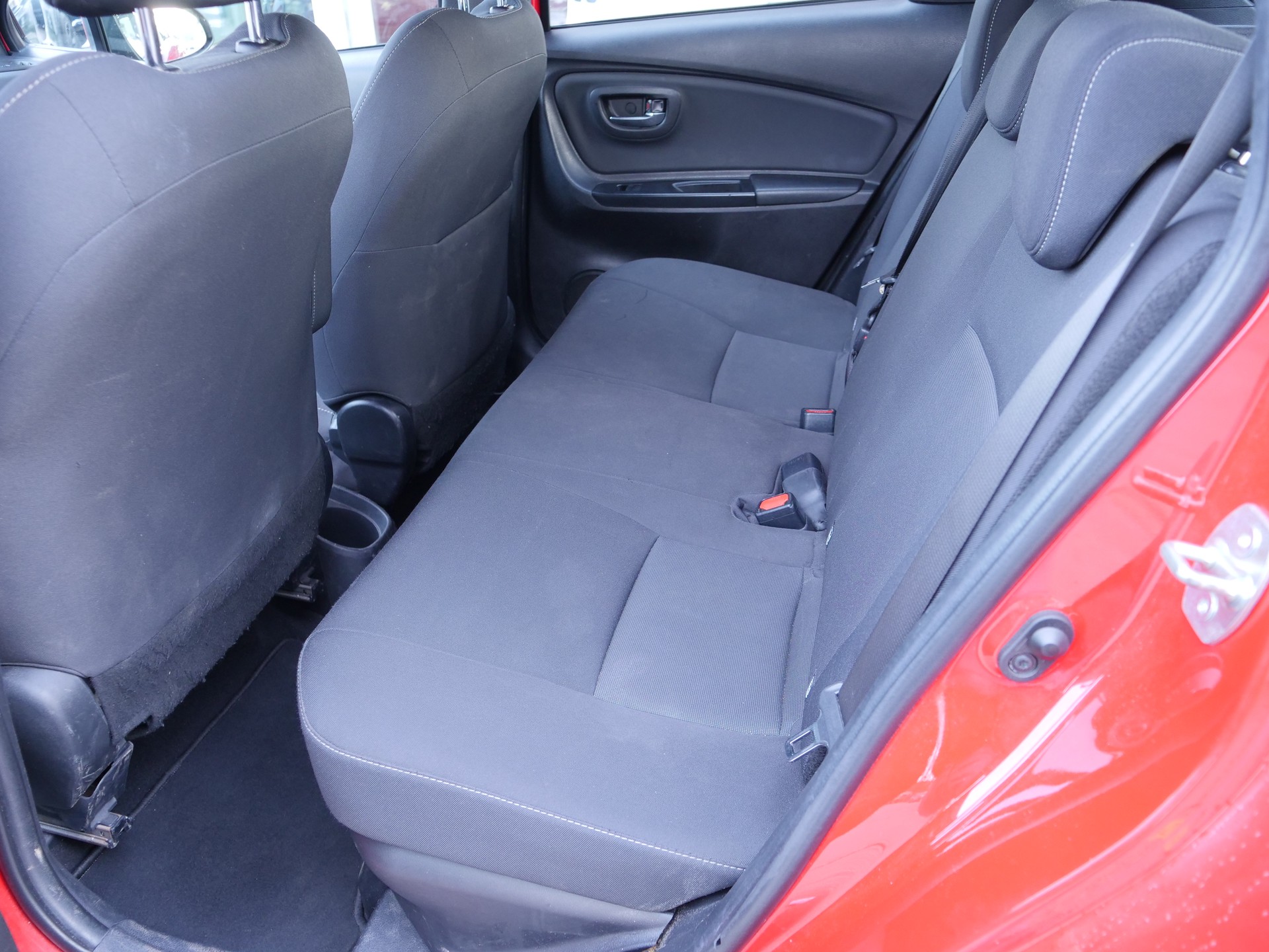 TOYOTA Yaris 1.5 VVT-i Hybrid Style e-CVT-image-9
