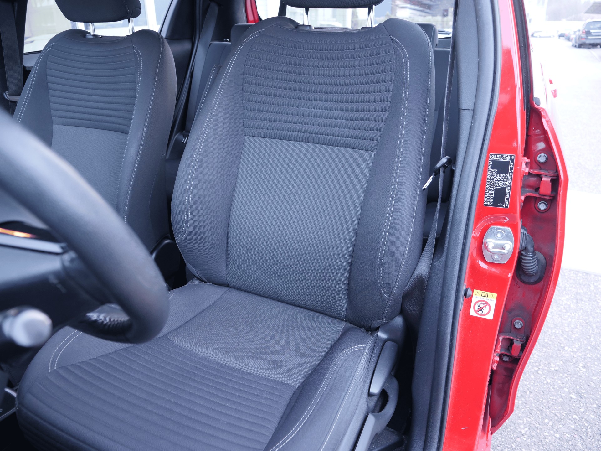 TOYOTA Yaris 1.5 VVT-i Hybrid Style e-CVT-image-7