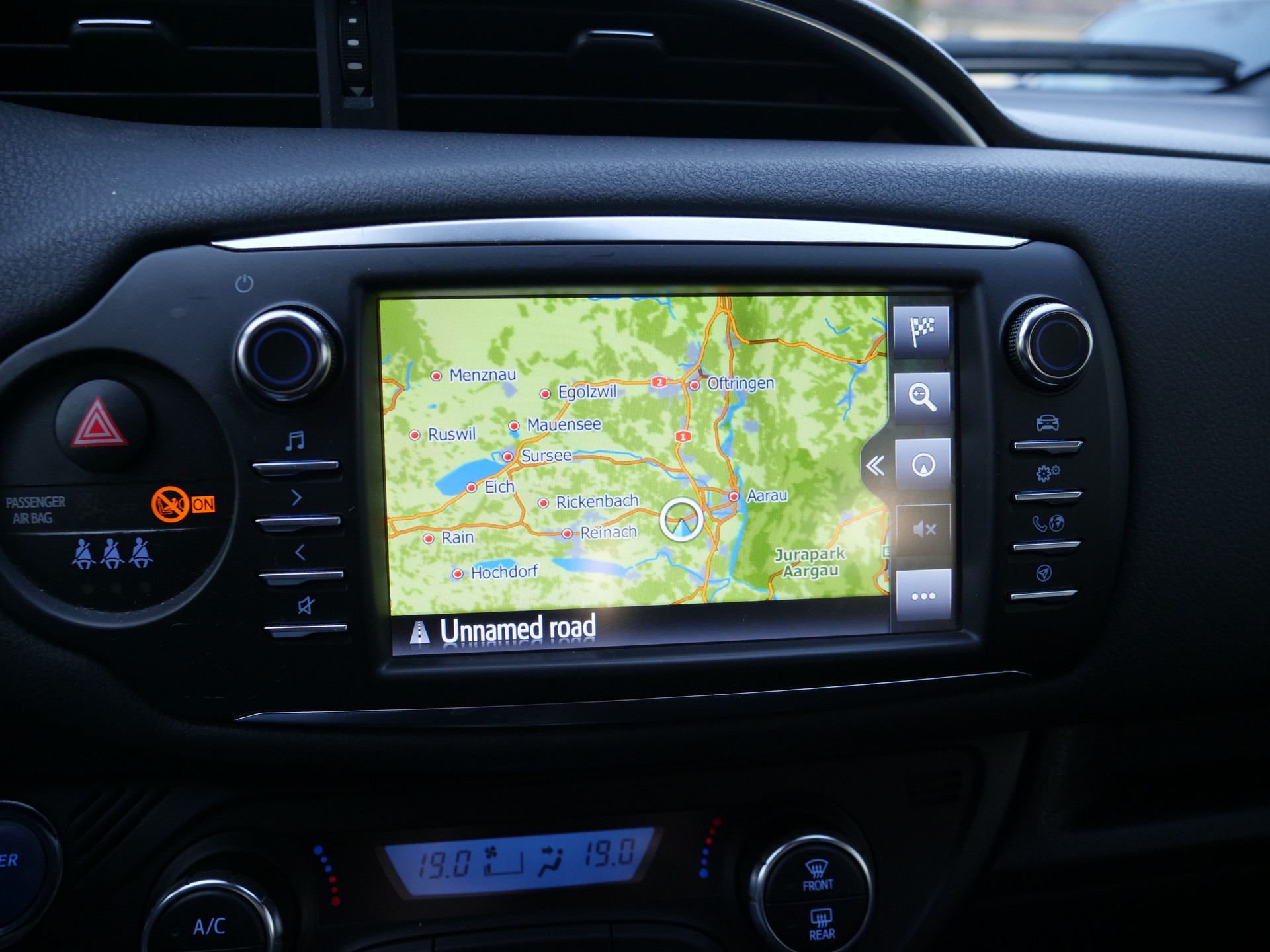 TOYOTA Yaris 1.5 VVT-i Hybrid Style e-CVT-image-12