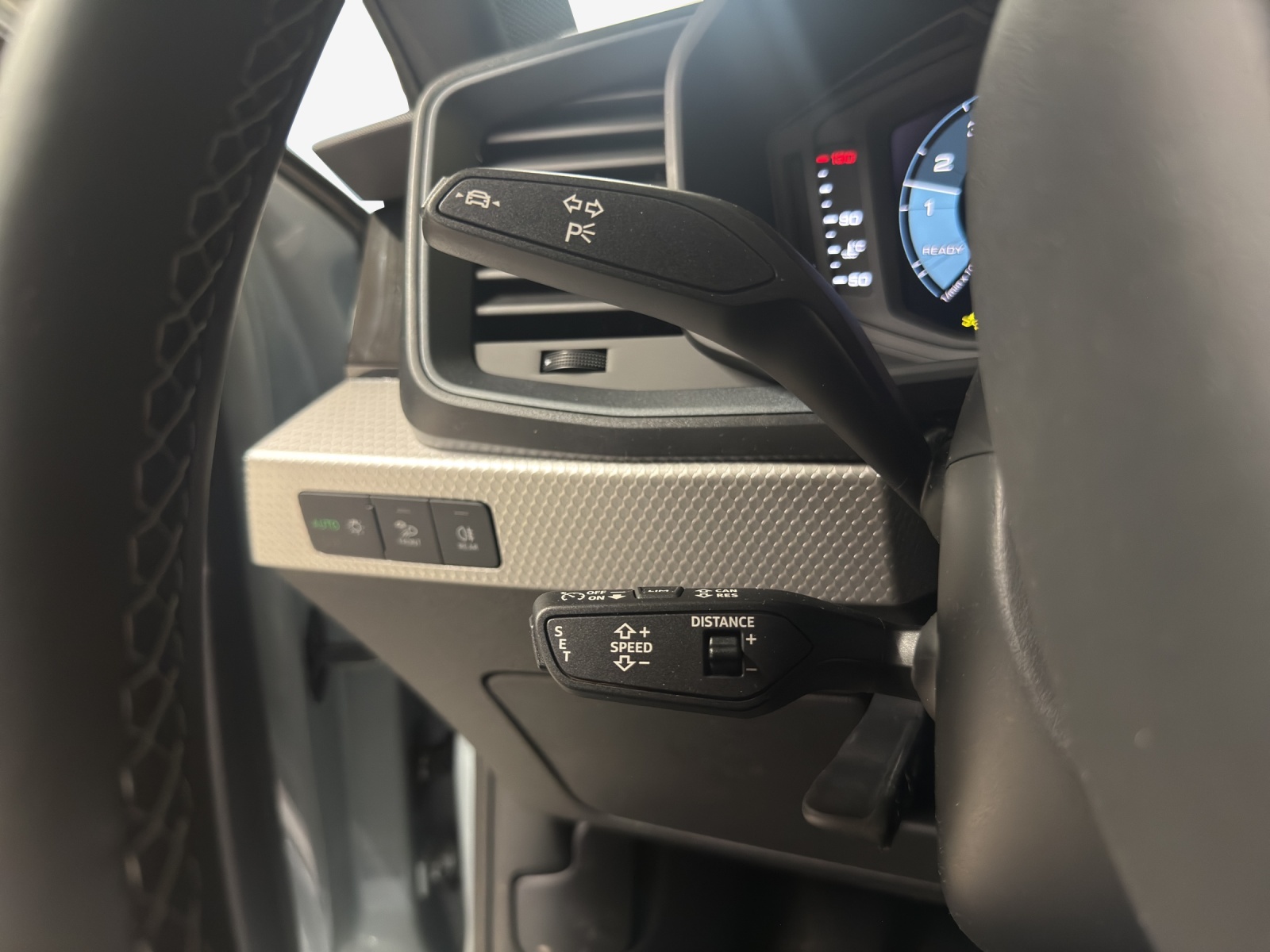 AUDI A1 Sportback 35 TFSI S Line S-tronic-image-13