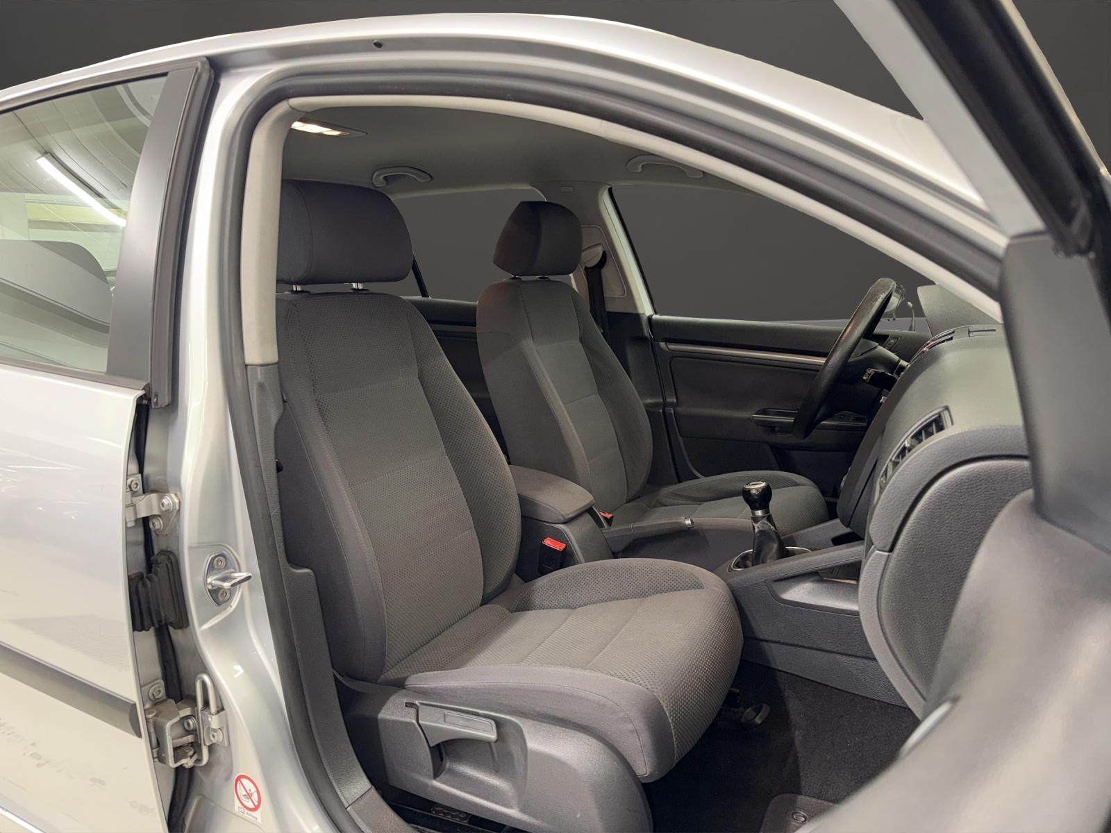 VW Golf 2.0 FSI Sportline 4Motion-image-7