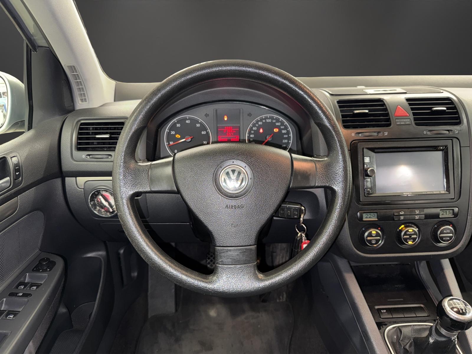 VW Golf 2.0 FSI Sportline 4Motion-image-11