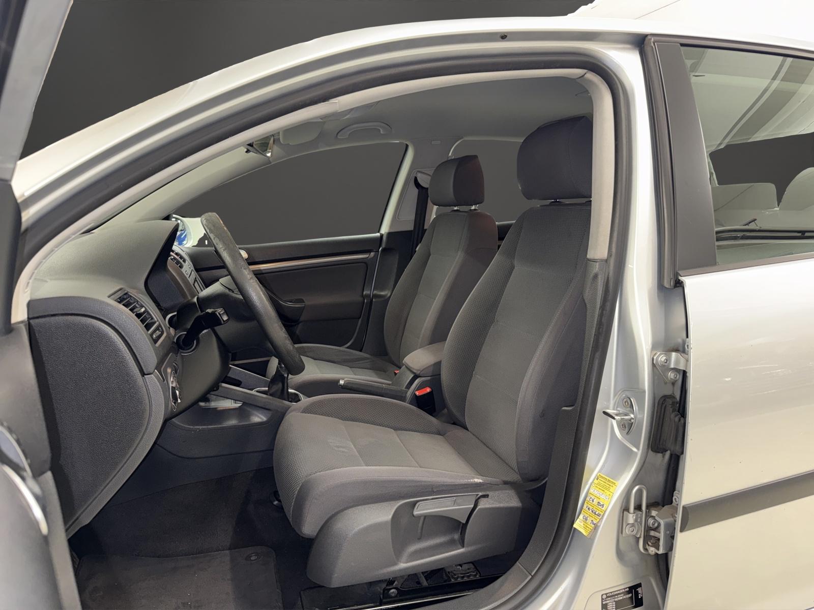VW Golf 2.0 FSI Sportline 4Motion-image-6