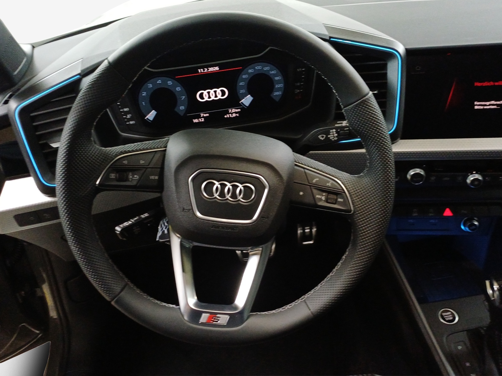 AUDI A1 Sportback 30 TFSI S Line S-tronic-image-9