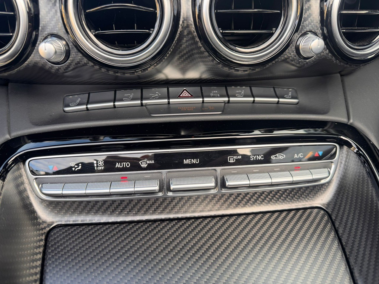 MERCEDES-BENZ AMG GT C Roadster Speedshift DCT-image-9