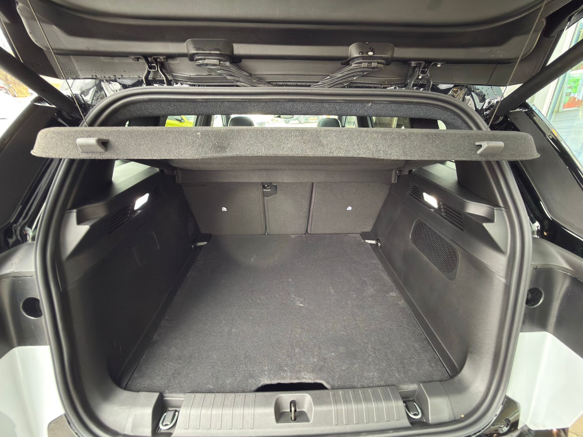 JEEP Compass 1.2 T e-Hybrid First Edition Pack PLUS + Pack SKY-image-13