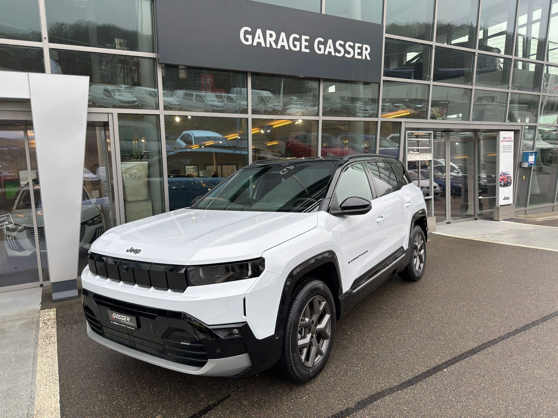 JEEP Compass 1.2 T e-Hybrid First Edition Pack PLUS + Pack SKY