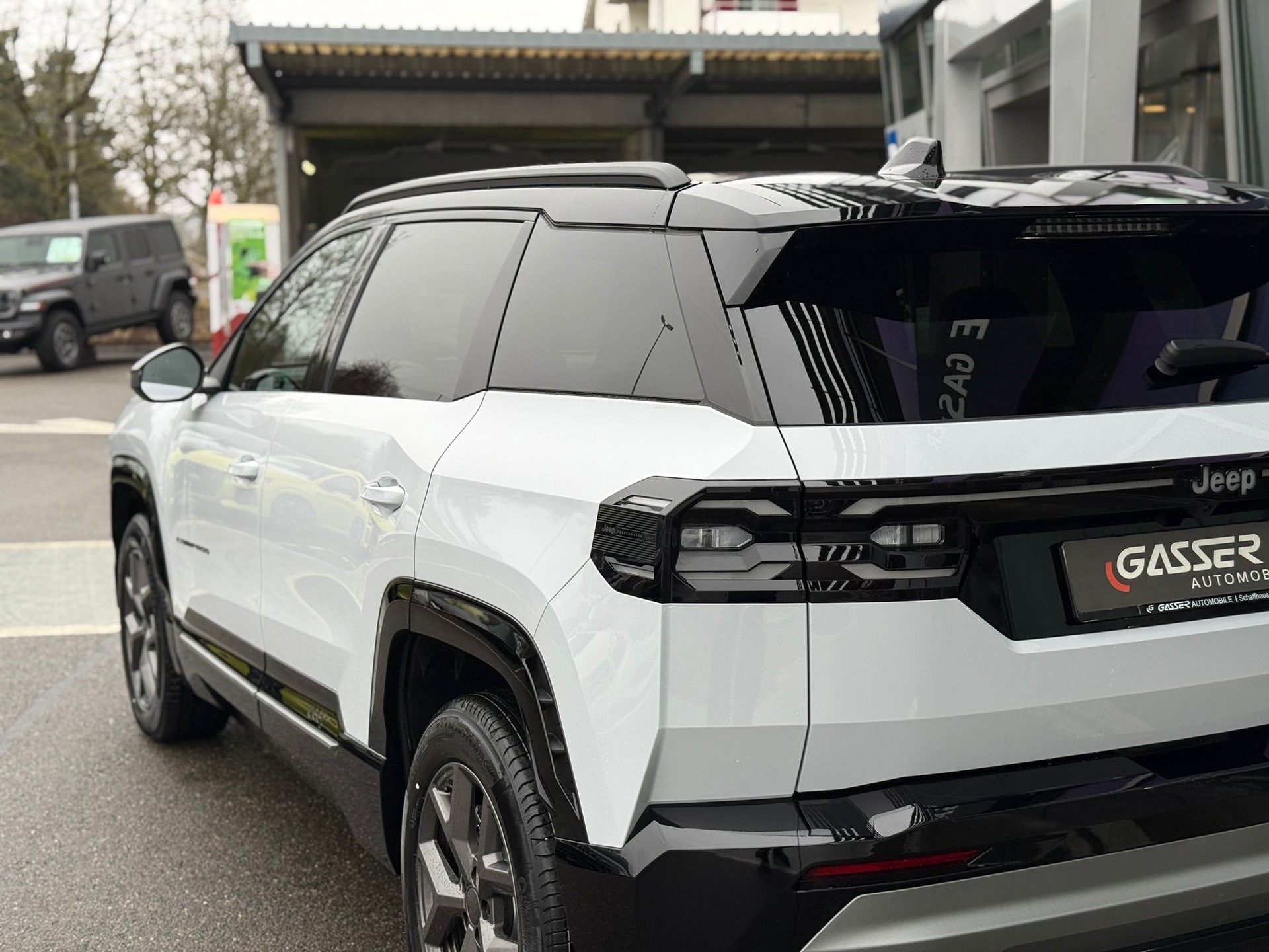 JEEP Compass 1.2 T e-Hybrid First Edition Pack PLUS + Pack SKY-image-4