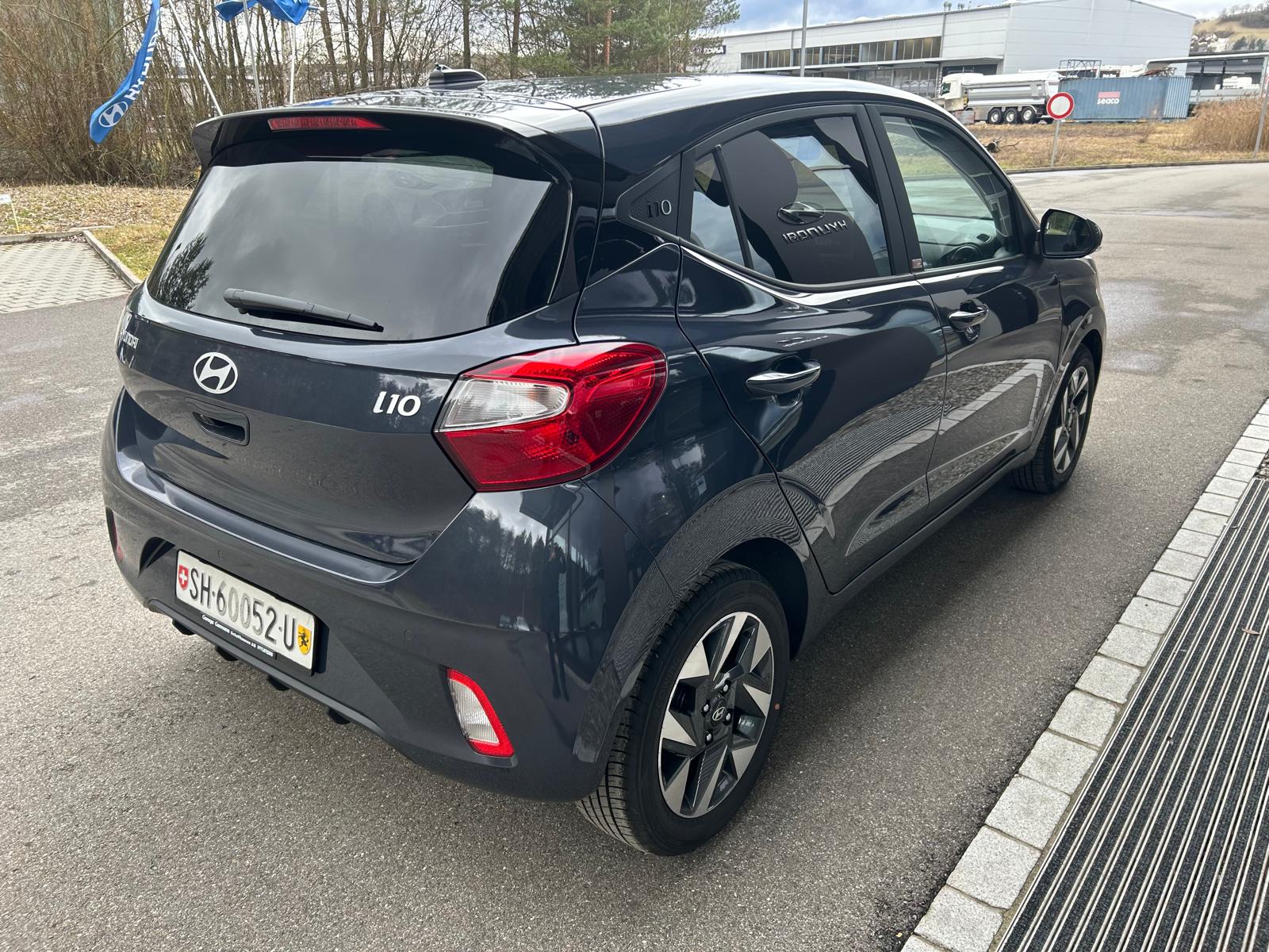 HYUNDAI i10 1.2 Amplia Aut.-image-5